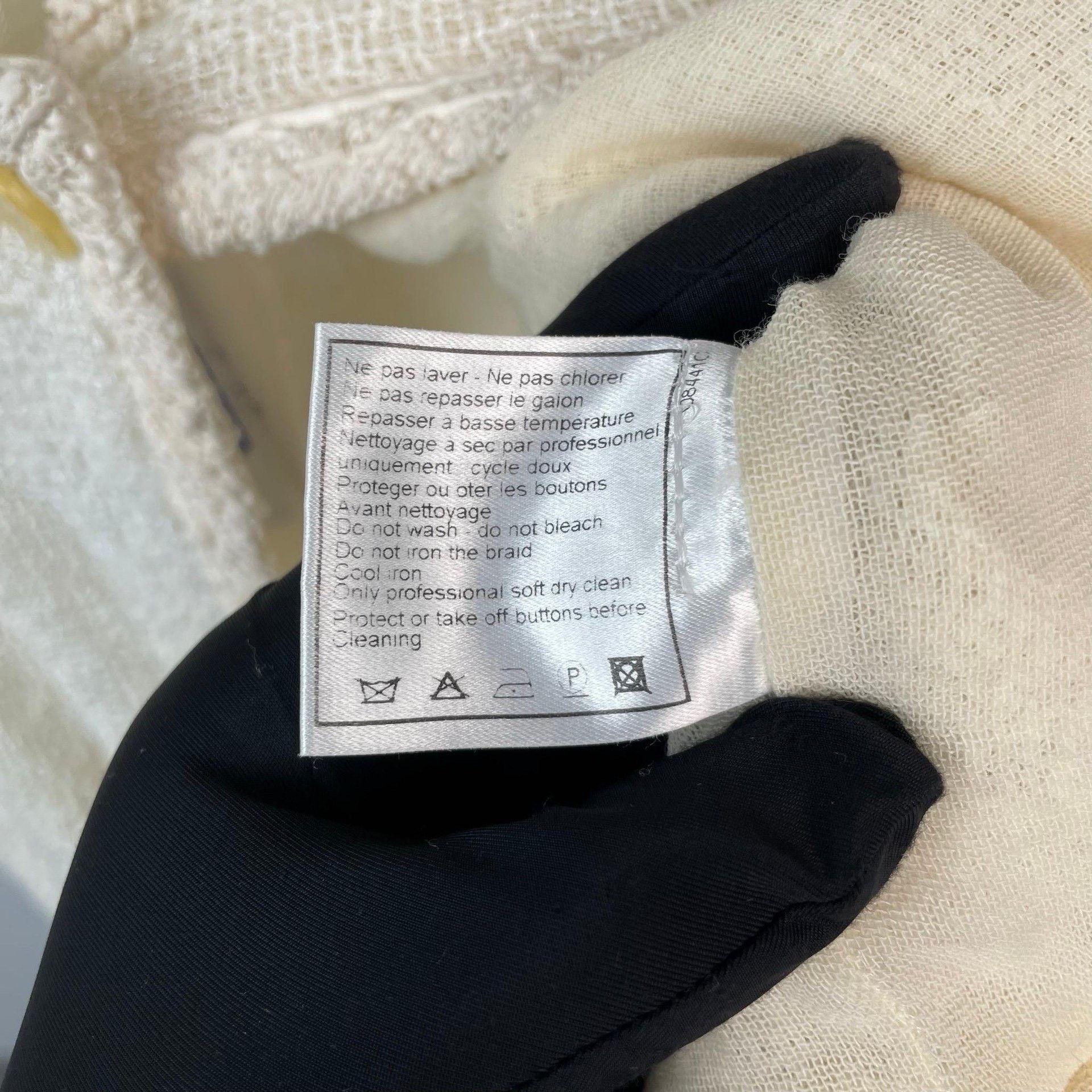 Chanel Chanel Vintage White Jacket 38 Women Size S / US 4 / IT 40 - 7 Thumbnail