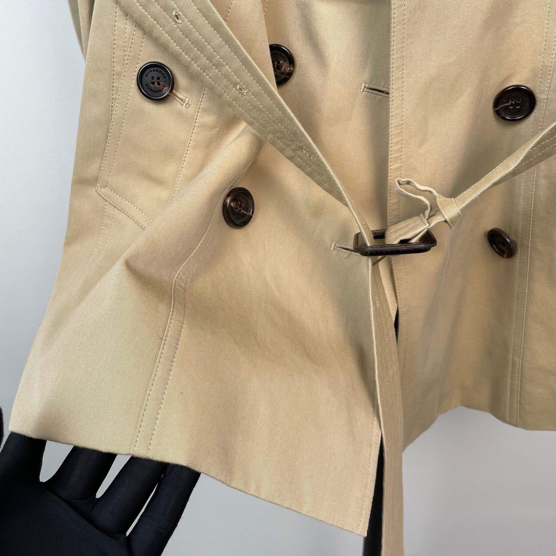 Burberry Burberry Beige Coat L Women Size L / US 10 / IT 46 - 9 Thumbnail