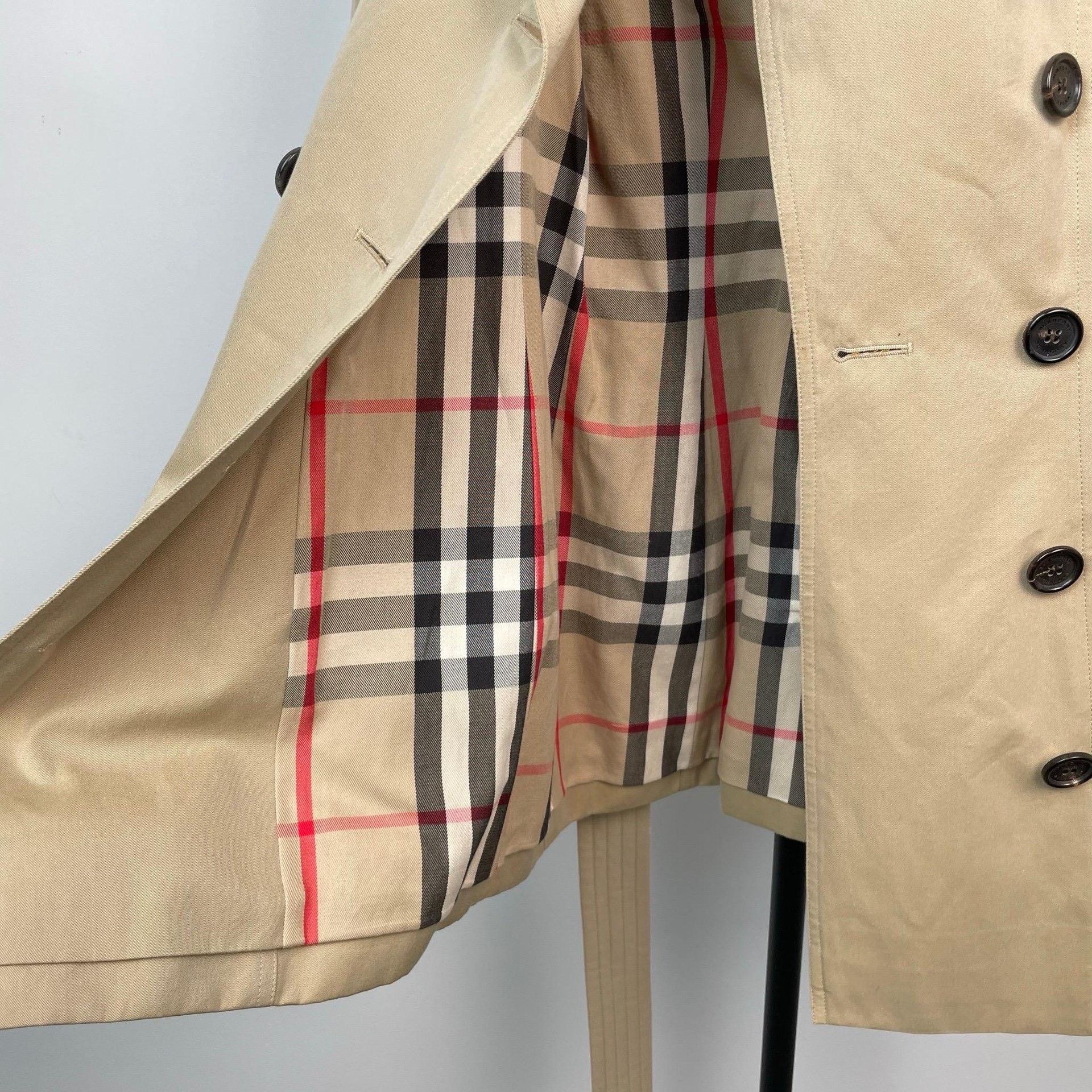 Burberry Burberry Beige Coat L Women Size L / US 10 / IT 46 - 2 Thumbnail