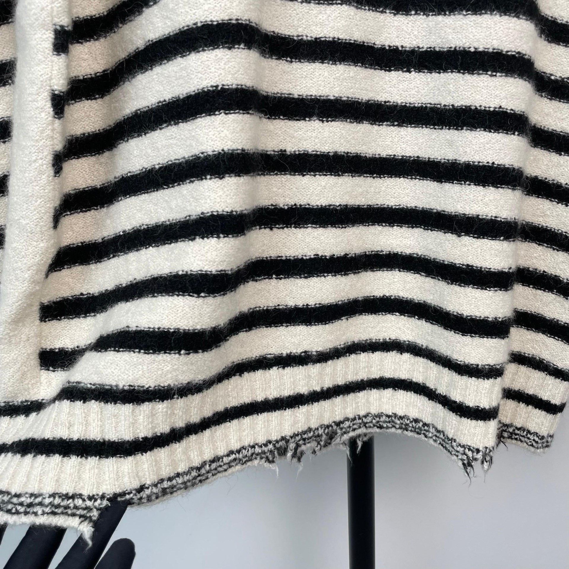 Dior Dior Striped Black Sweater 34 Women Size XS / US 0-2 / IT 36-38 - 9 Thumbnail