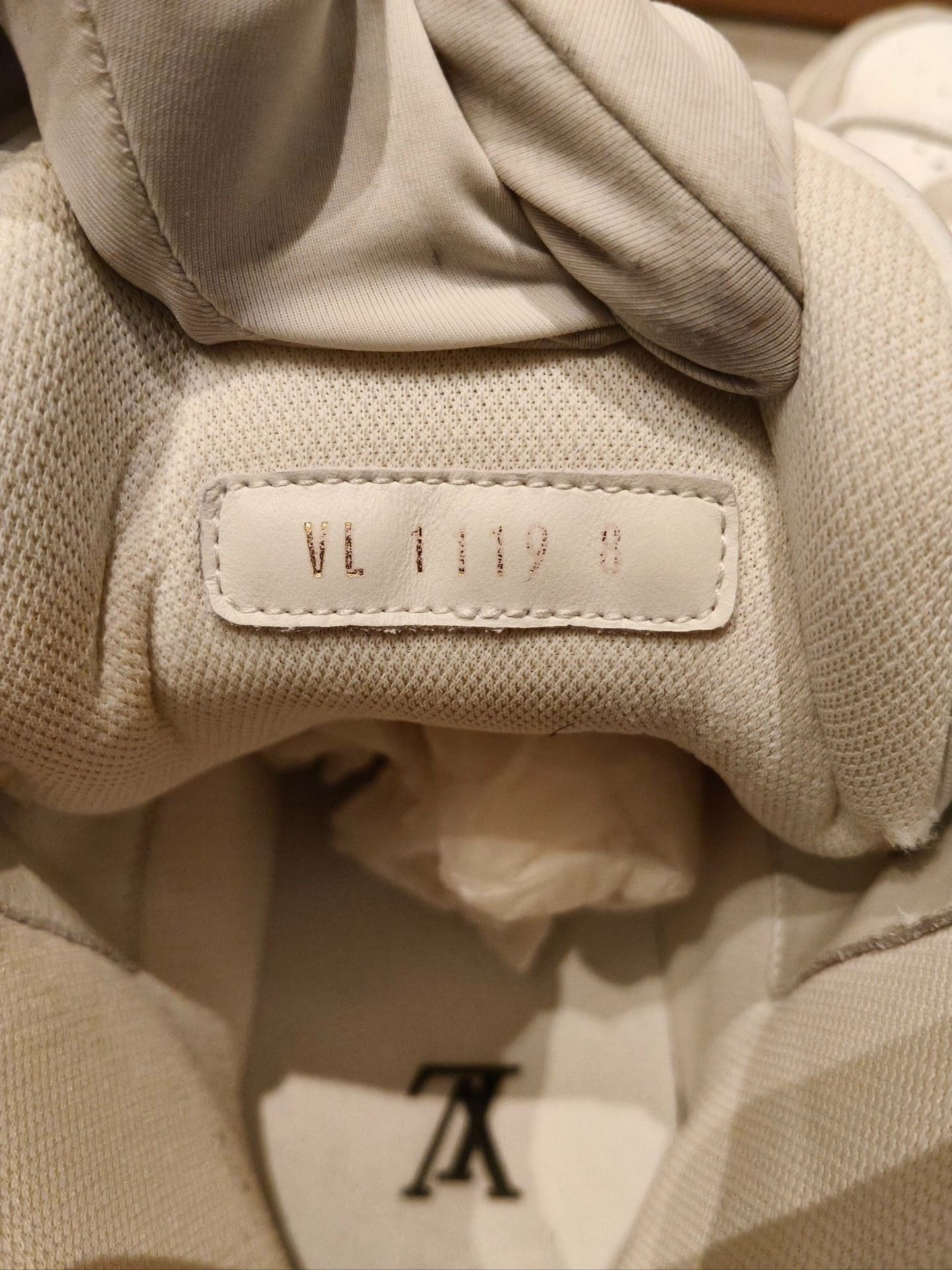 Louis Vuitton Louis Vuitton Beige Hitop Sneakers S Men Size US 10 / EU 43 - 9 Thumbnail