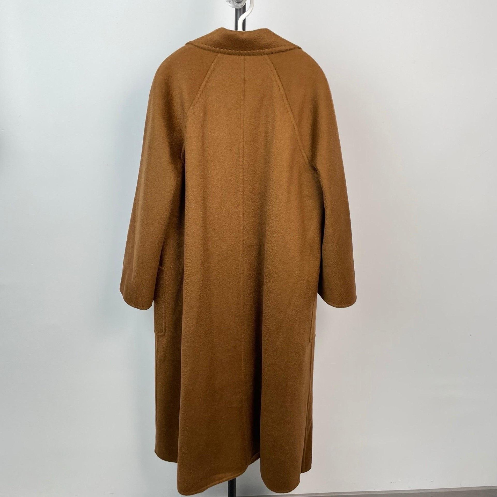 Max Mara Max Mara Long Brown Light Jacket L Men Size US L / EU 52-54 / 3 - 2 Thumbnail