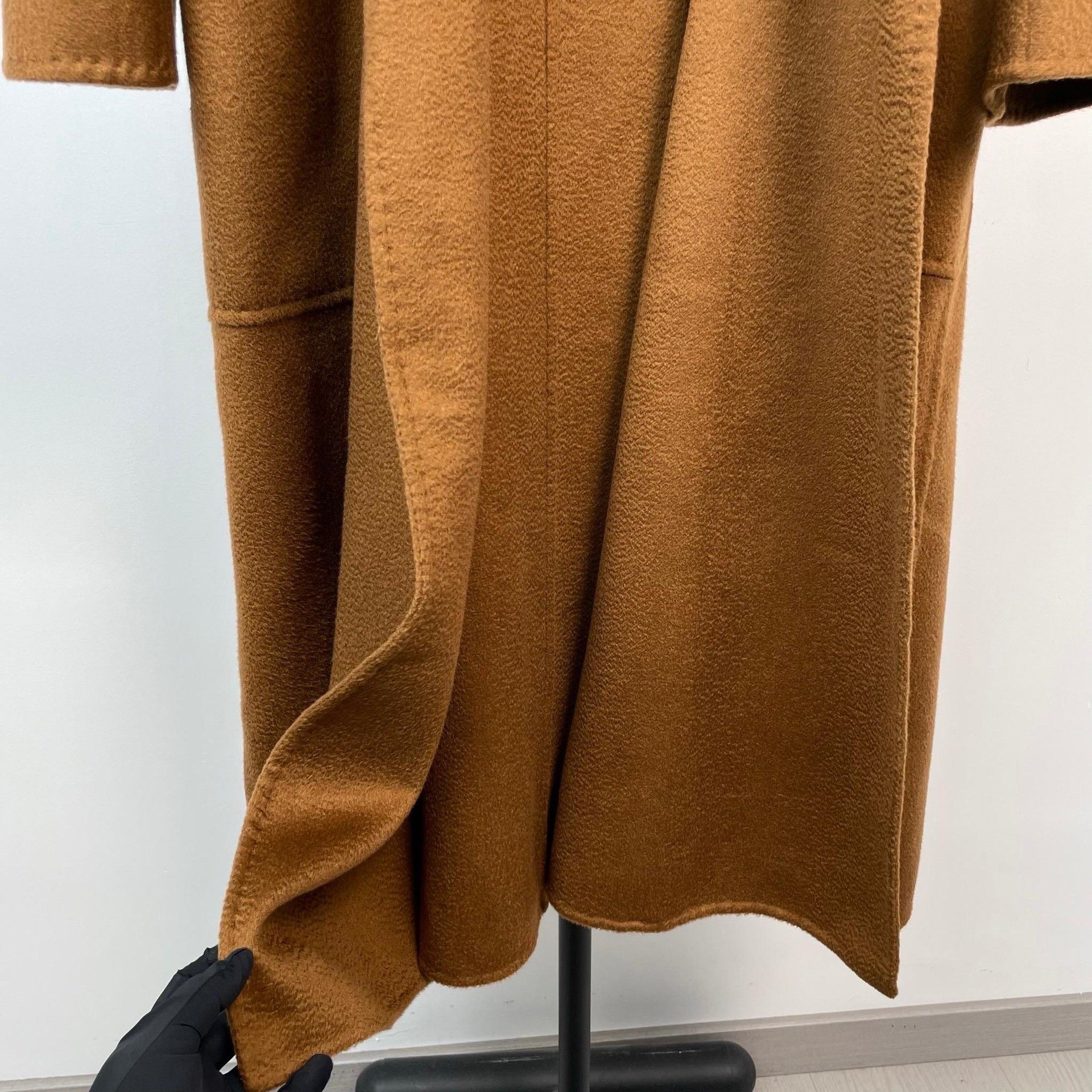Max Mara Max Mara Long Brown Light Jacket L Men Size US L / EU 52-54 / 3 - 3 Thumbnail