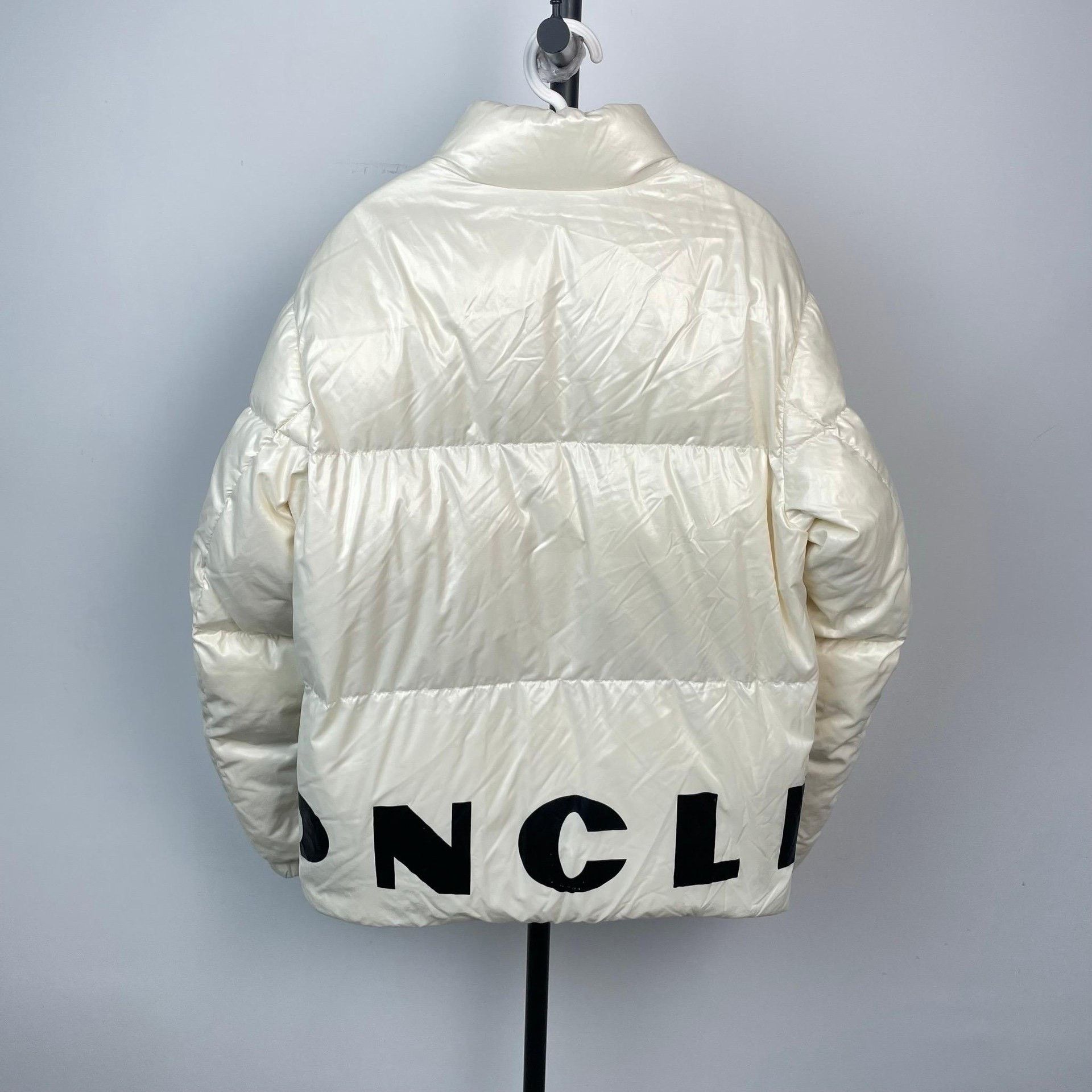 Moncler Moncler White Heavy Coat XS Men Size US XS / EU 42 / 0 - 2 Thumbnail