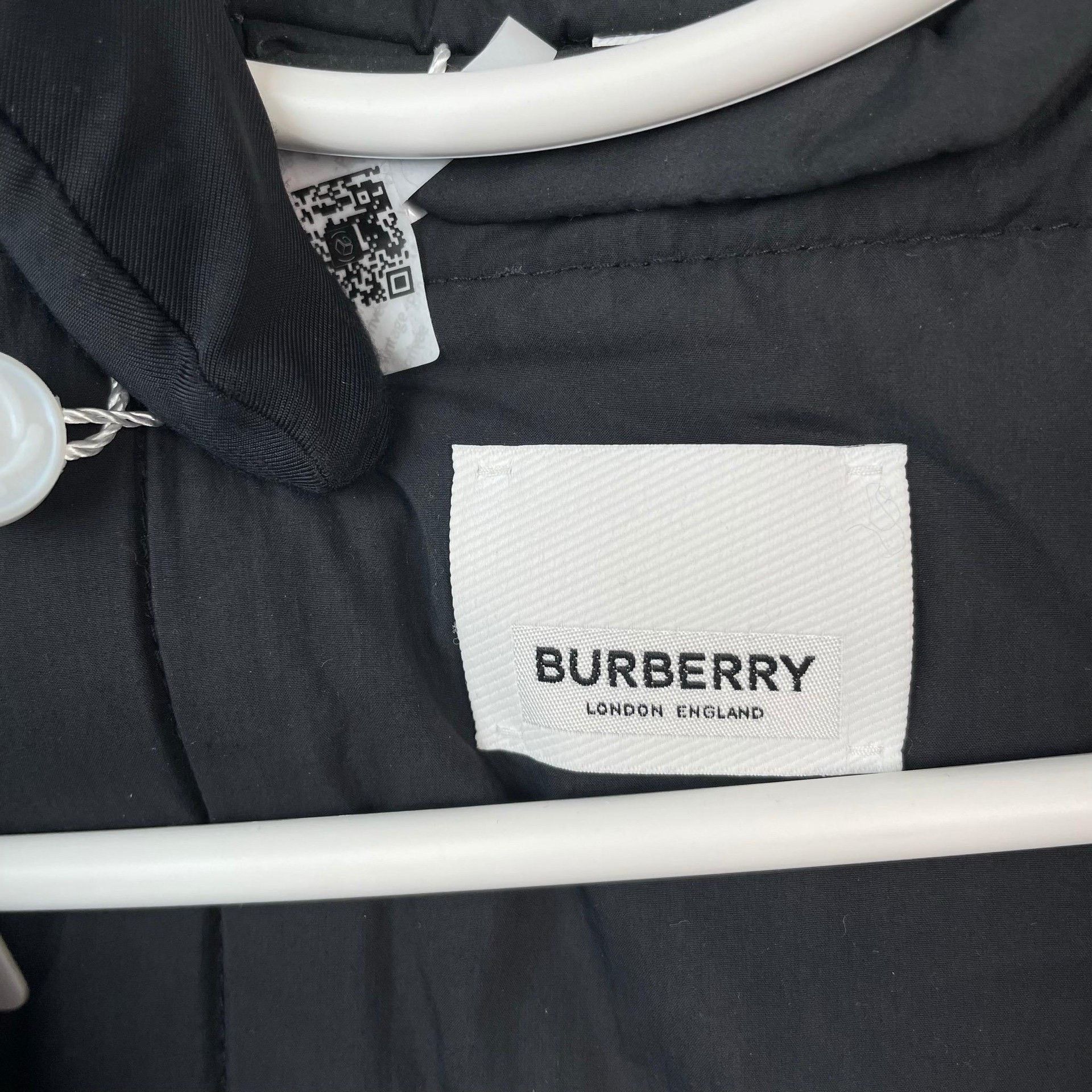 Burberry Burberry Black Down Jacket S Women Size S / US 4 / IT 40 - 6 Thumbnail