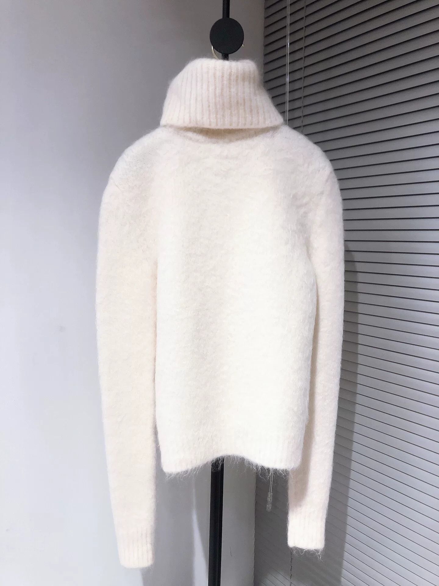 Saint Laurent Paris Saint Laurent Fuzzy Turtleneck Sweater Size S / US 4 / IT 40 - 2 Thumbnail