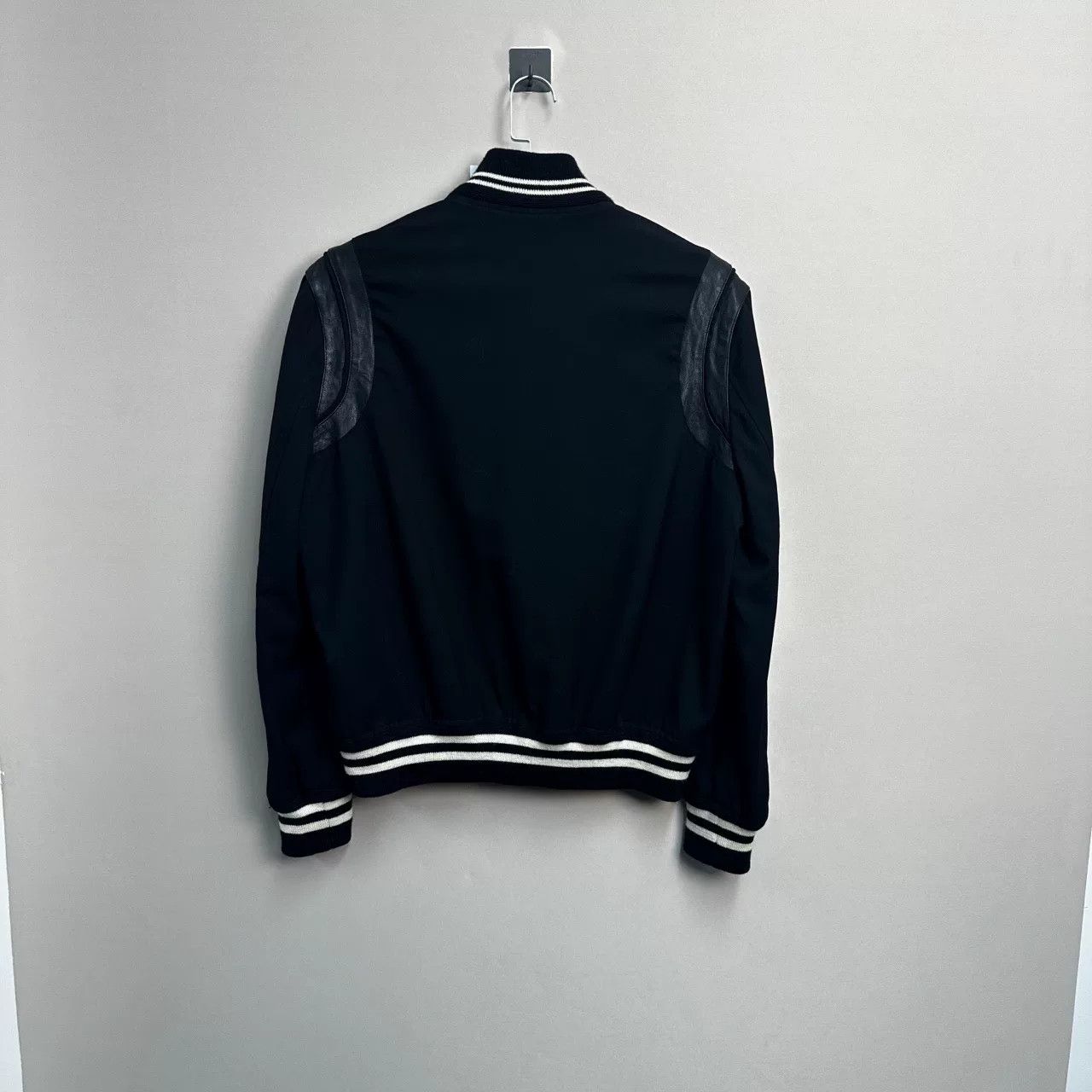Saint Laurent Paris Saint Laurent Black Leather Sleeve Baseball Jacket Size US L / EU 52-54 / 3 - 2 Thumbnail