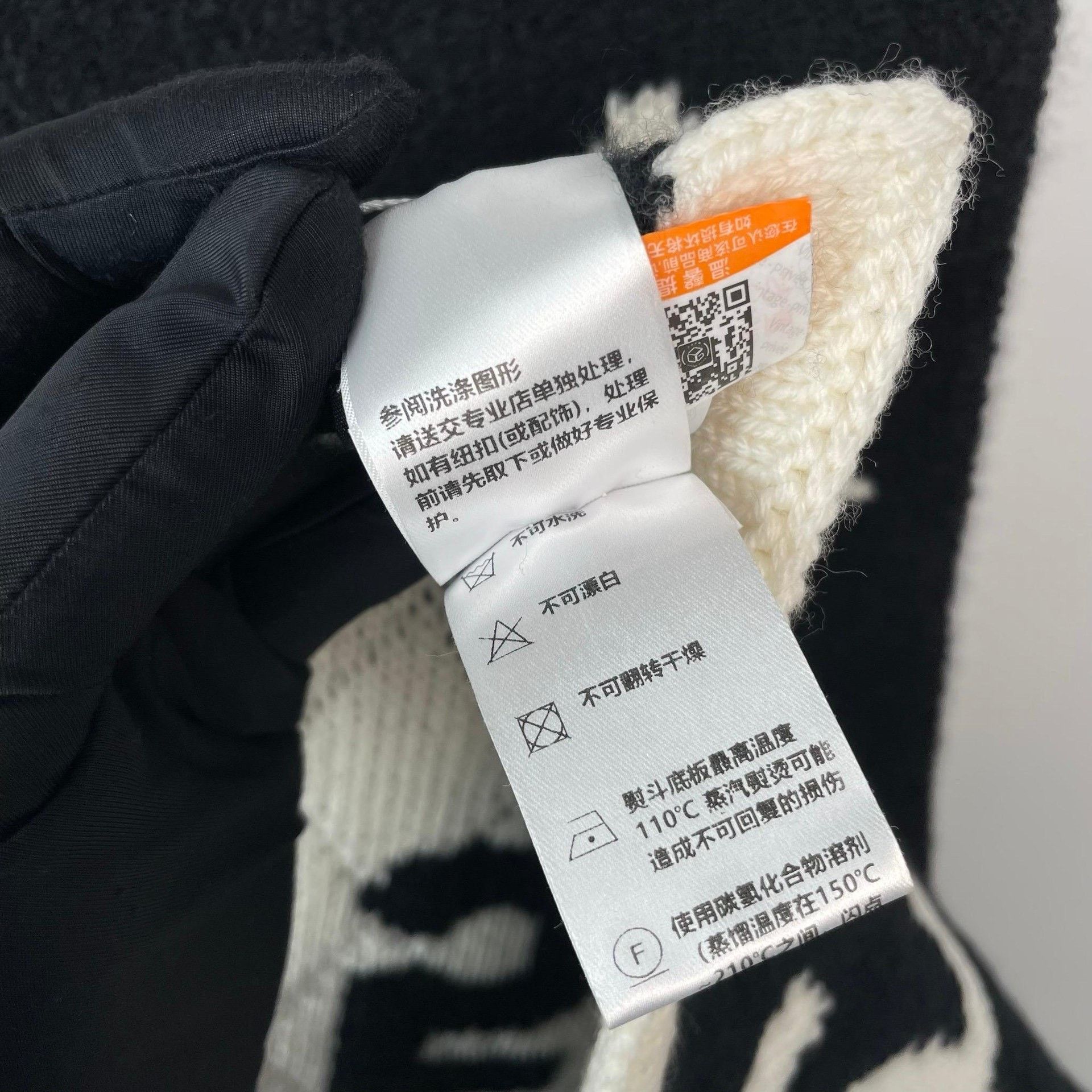 Chanel Chanel Plaid Black Scarf S Men Size ONE SIZE - 9 Thumbnail