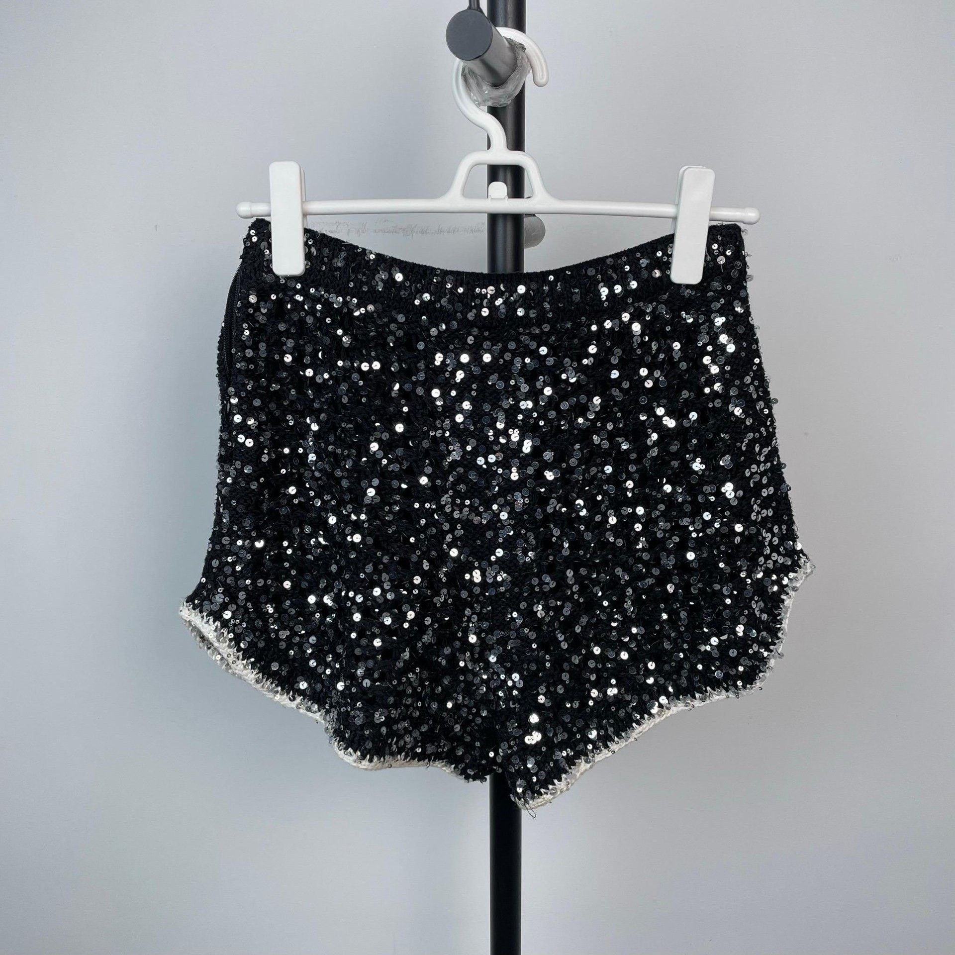 Chanel Chanel Black Pants S Women Size 26" / US 2 / IT 38 - 2 Thumbnail