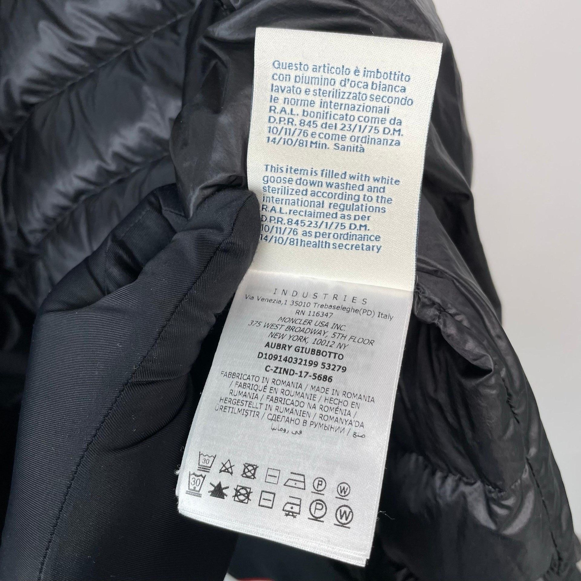 Moncler Moncler Down Black Heavy Coat 4 Men Size US XS / EU 42 / 0 - 7 Thumbnail