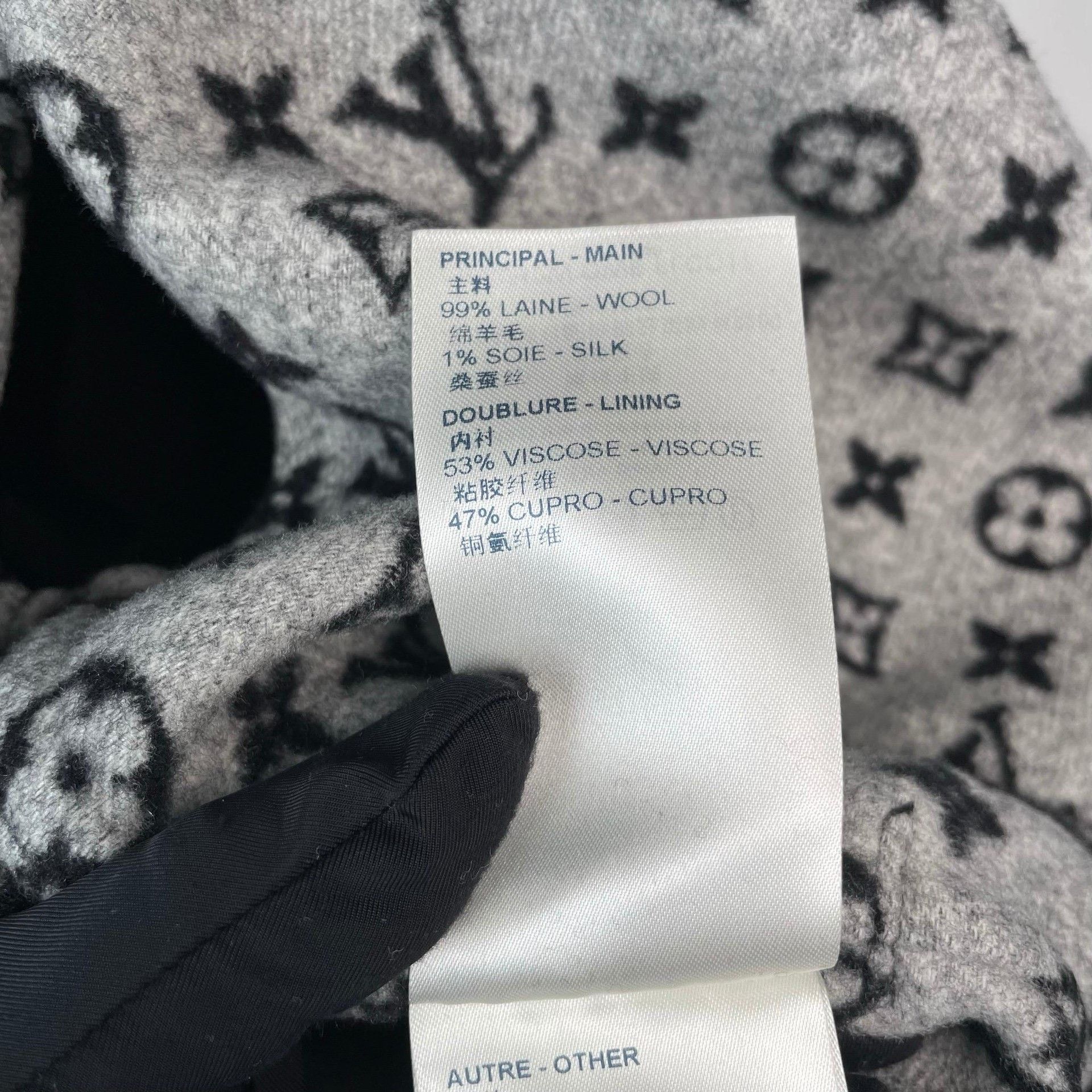 Louis Vuitton Louis Vuitton Black Heavy Coat 38 Men Size US S / EU 44-46 / 1 - 8 Thumbnail