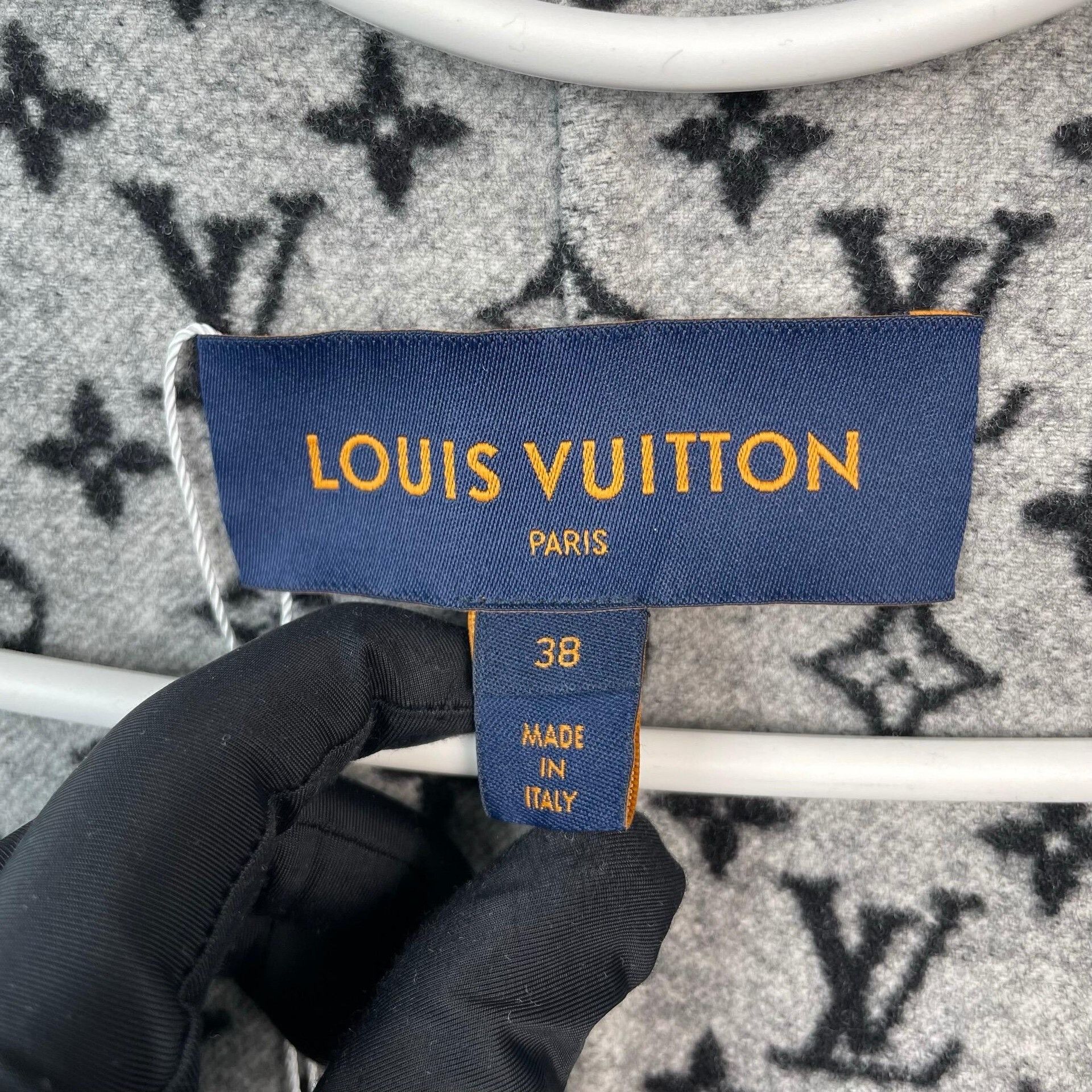 Louis Vuitton Louis Vuitton Black Heavy Coat 38 Men Size US S / EU 44-46 / 1 - 6 Thumbnail