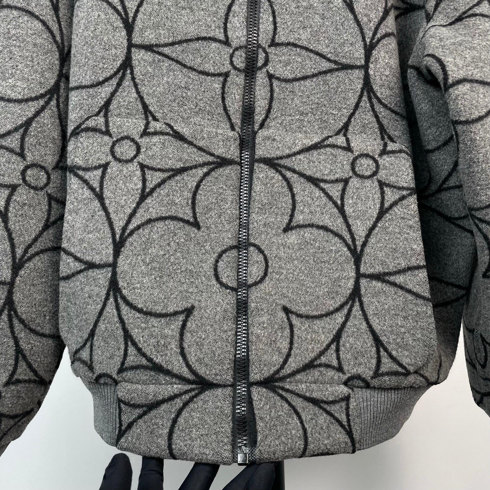 Louis Vuitton Louis Vuitton Gray Light Jacket 24 Men Size US XS / EU 42 / 0 - 5 Thumbnail