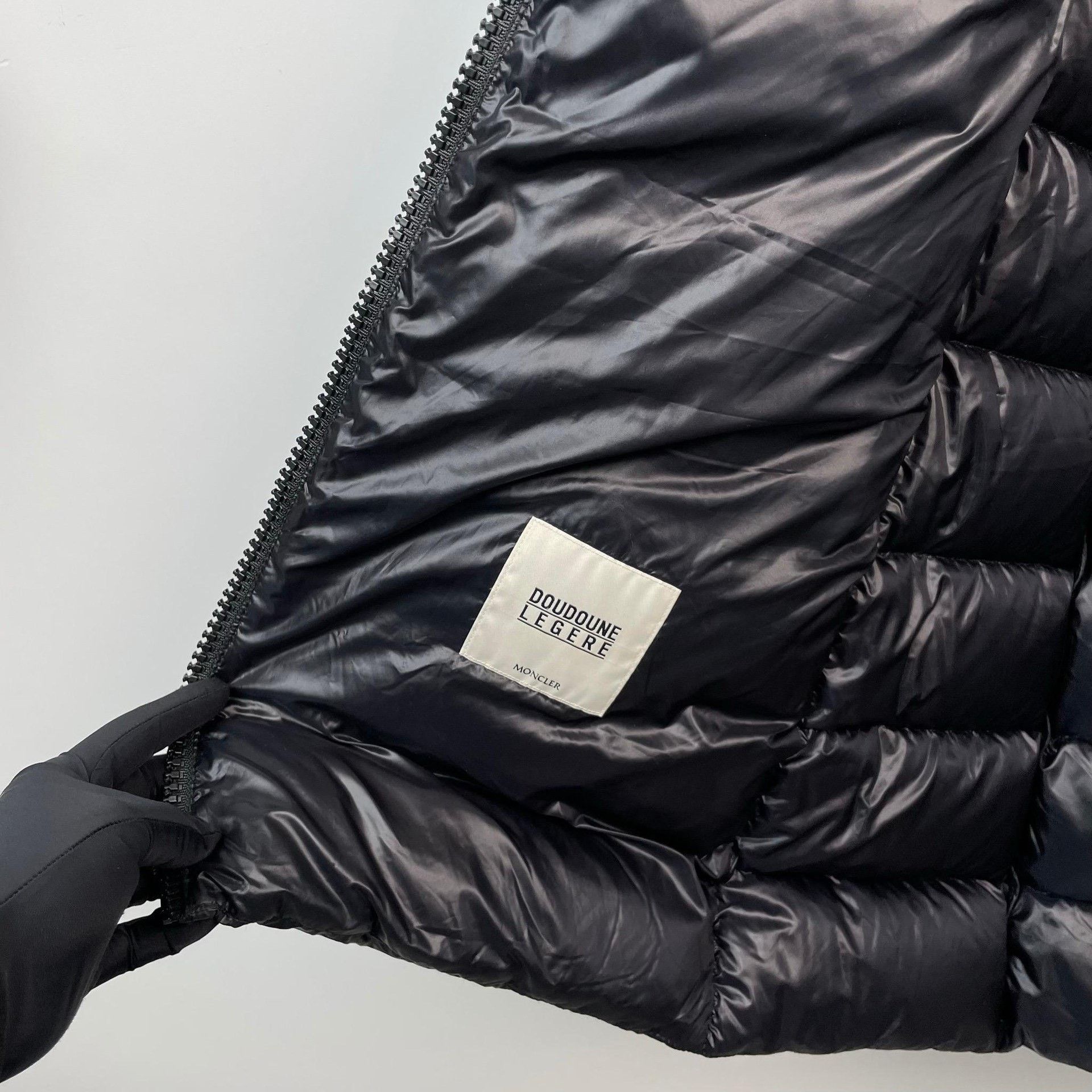 Moncler Moncler Retro Black Down Jacket XS Women Size XS / US 0-2 / IT 36-38 - 4 Thumbnail