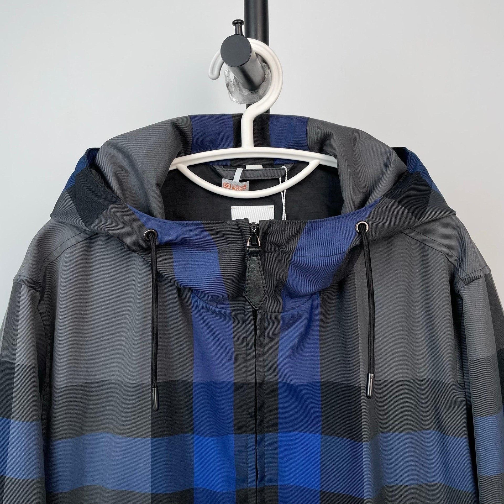 Burberry Burberry Blue Light Jacket M Men Size US M / EU 48-50 / 2 - 8 Thumbnail