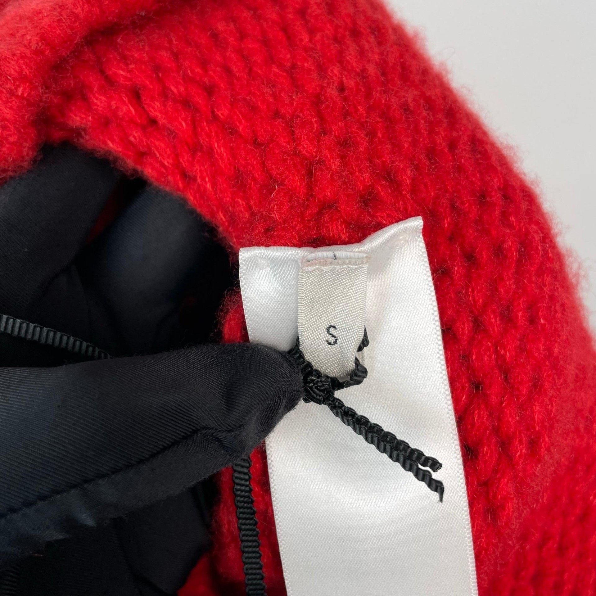 Celine Celine Velvet Red Sweater S Women Size S / US 4 / IT 40 - 6 Thumbnail