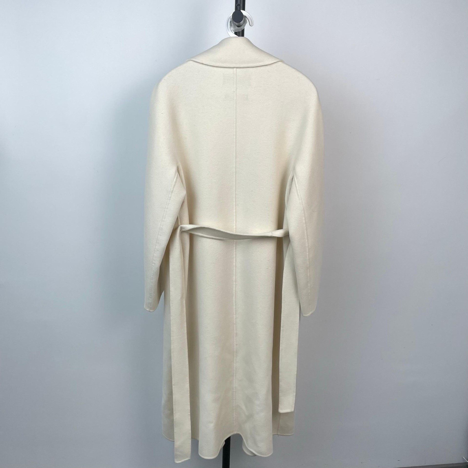 Max Mara Max Mara Long White Coat 42 Women Size M / US 6-8 / IT 42-44 - 3 Thumbnail