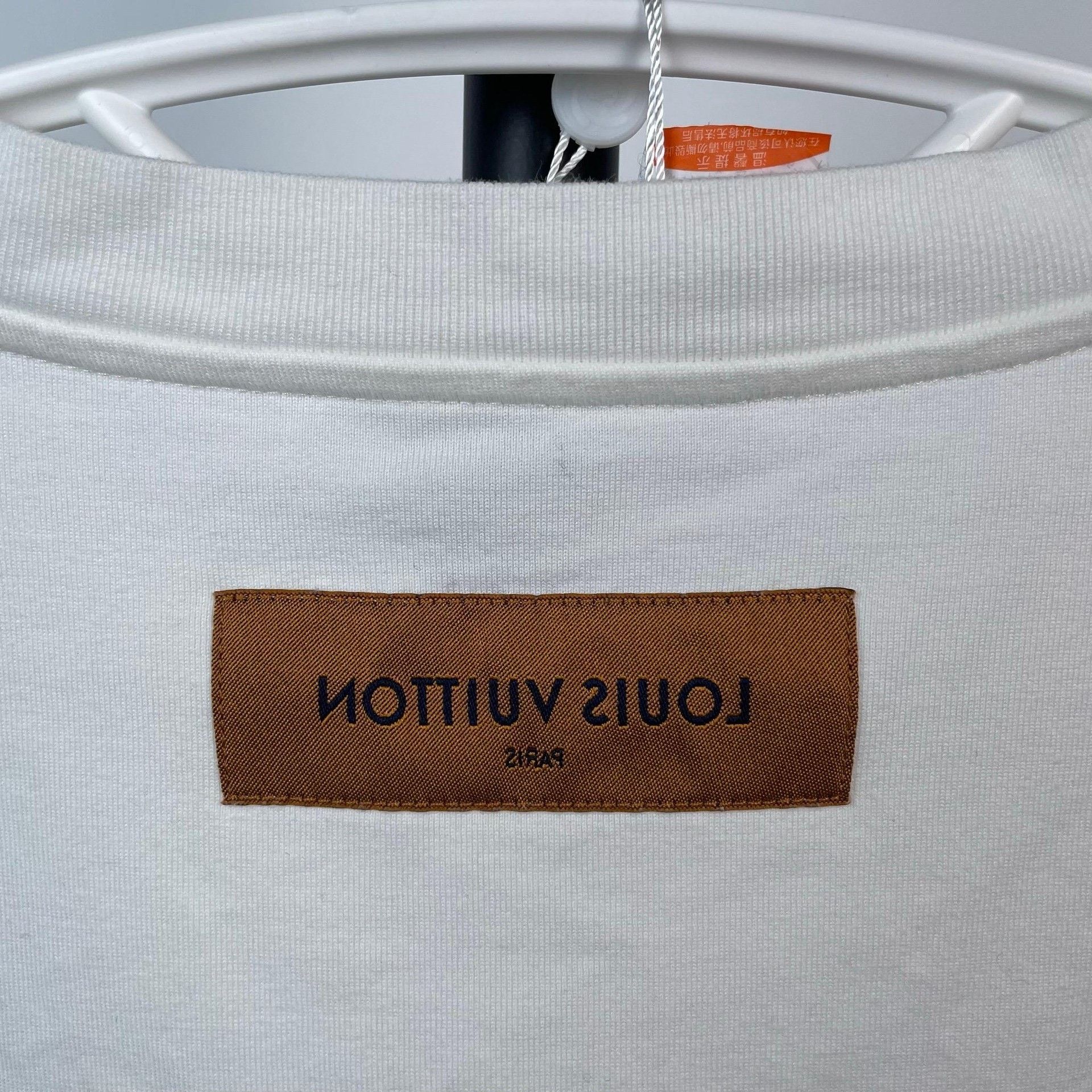 Louis Vuitton Louis Vuitton T-Shirt M Men Size US M / EU 48-50 / 2 - 5 Thumbnail