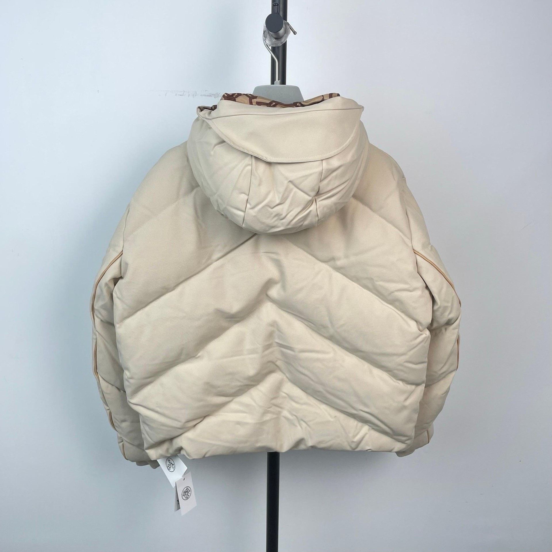 Hermes Hermes Beige Down Jacket M Women Size M / US 6-8 / IT 42-44 - 2 Thumbnail