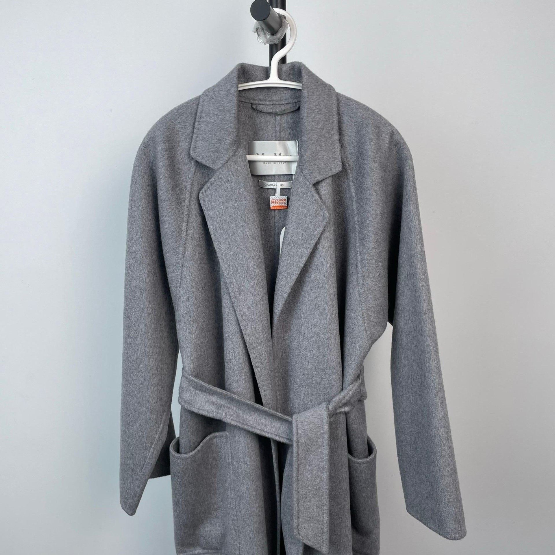 Max Mara Max Mara Silver Coat 36 Women Size S / US 4 / IT 40 - 3 Thumbnail
