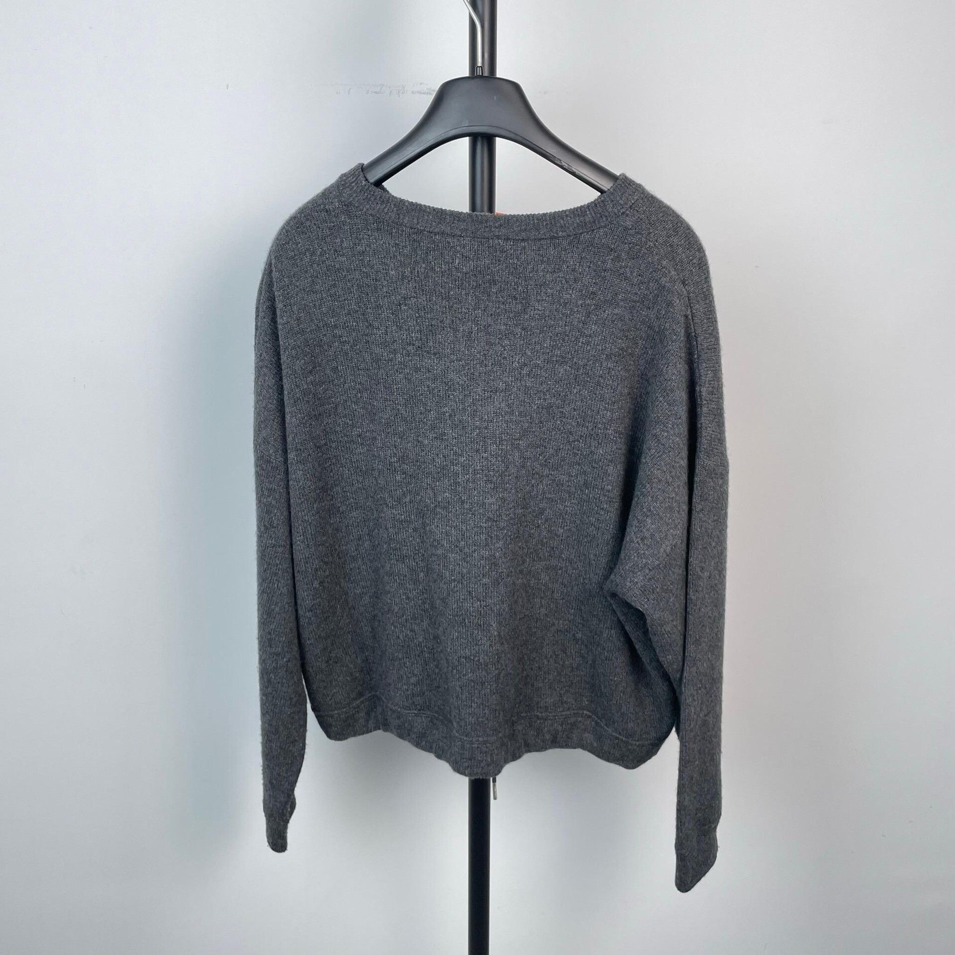Celine Celine Knit Cropped Gray Sweater L Women Size L / US 10 / IT 46 - 3 Thumbnail