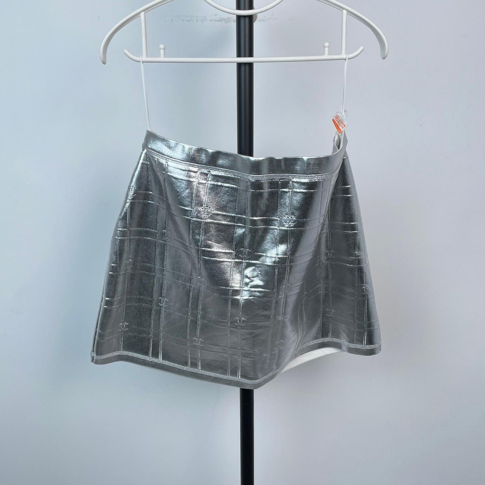 Chanel Chanel Silver Skirt 25 Women Size 25" / US 0 / IT 36 - 2 Thumbnail