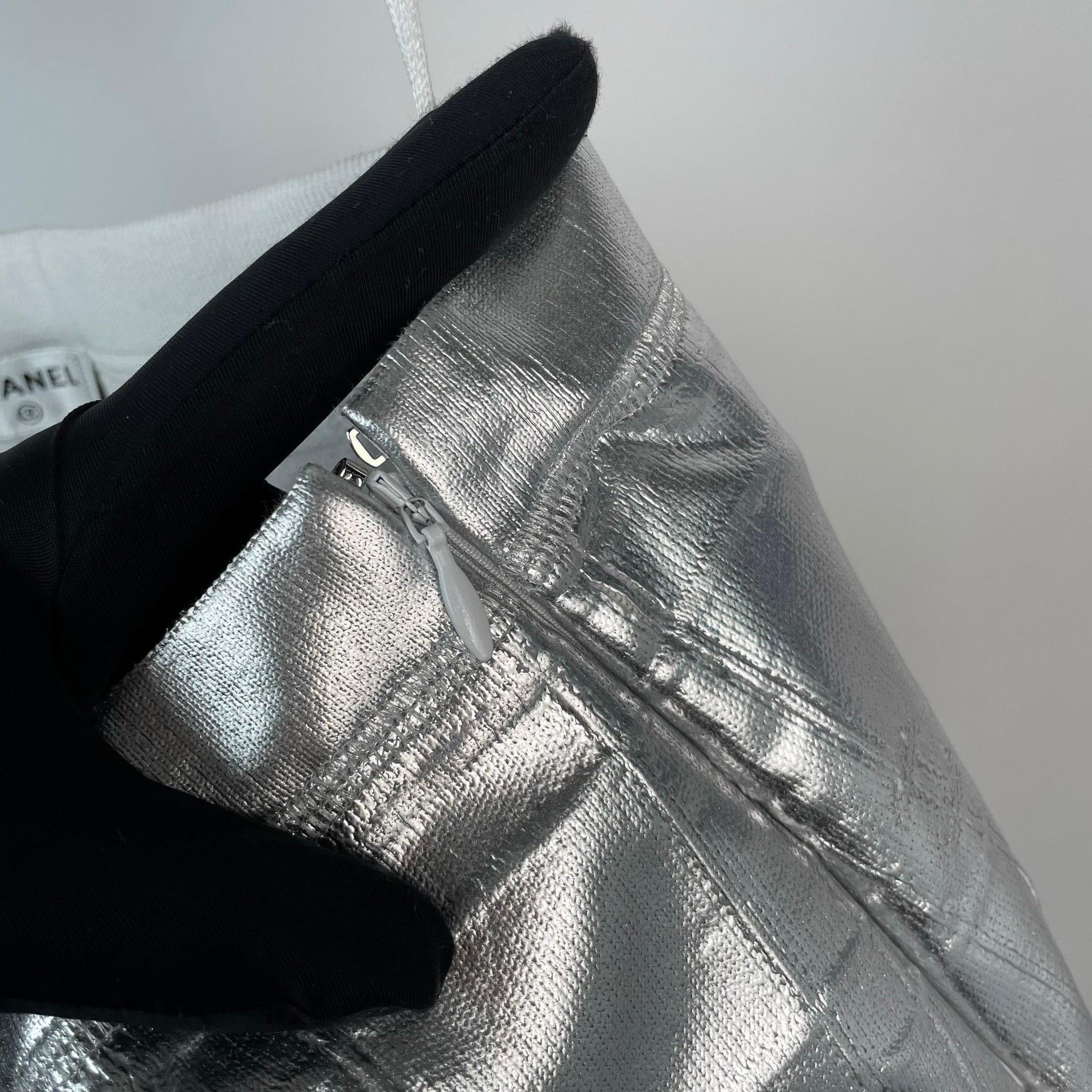 Chanel Chanel Silver Skirt 25 Women Size 25" / US 0 / IT 36 - 5 Thumbnail