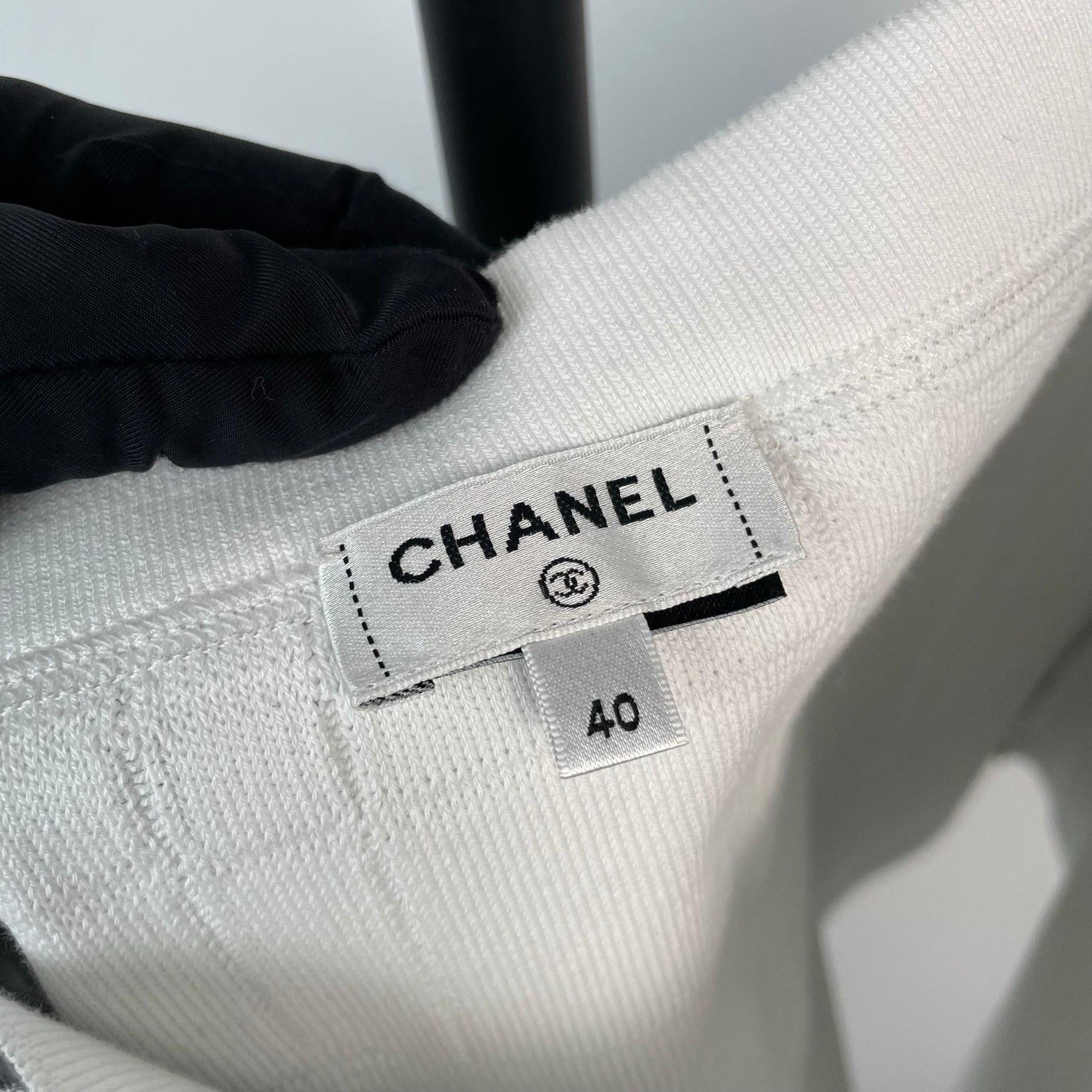 Chanel Chanel Silver Skirt 25 Women Size 25" / US 0 / IT 36 - 6 Thumbnail