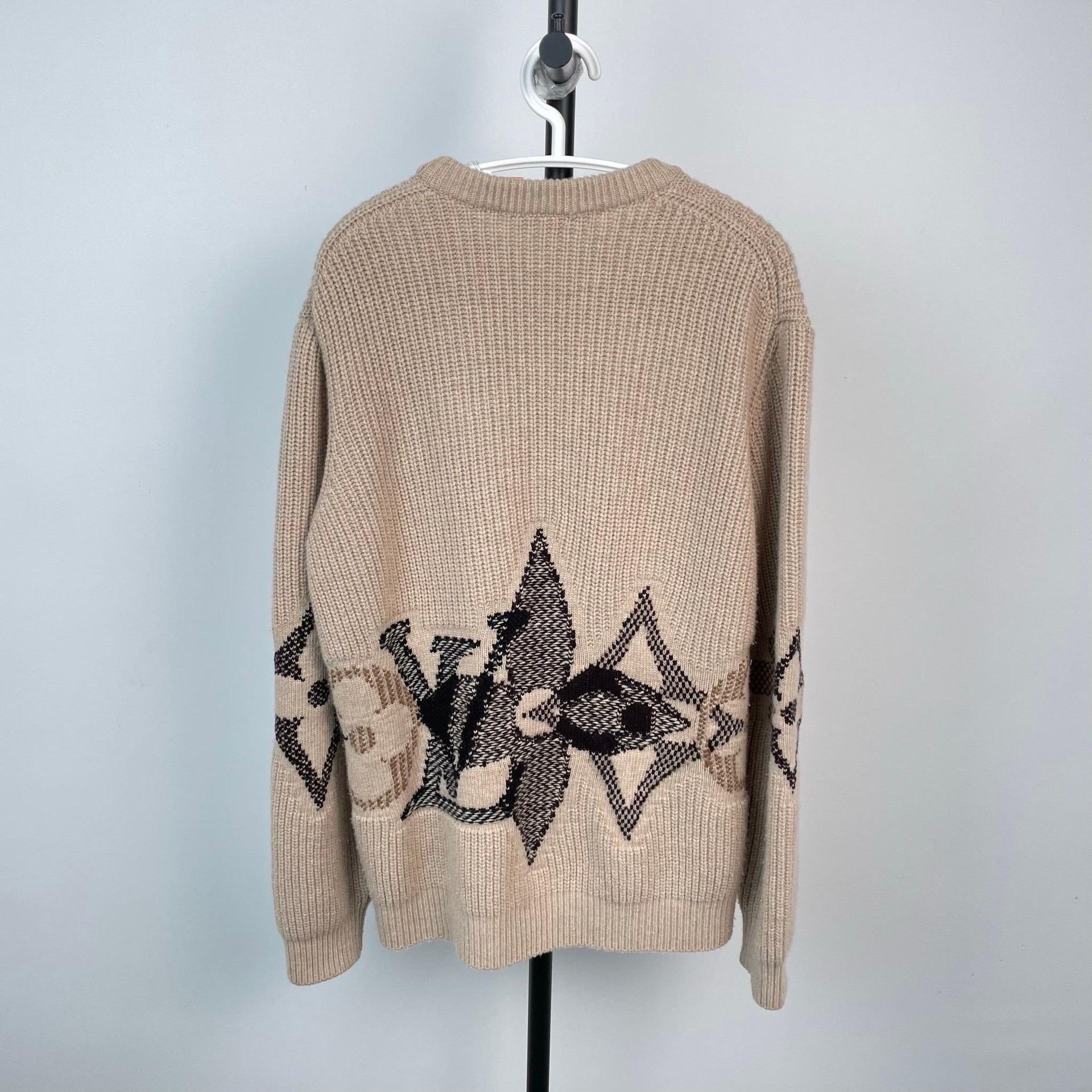 Louis Vuitton Louis Vuitton Beige Sweater S Women Size S / US 4 / IT 40 - 2 Thumbnail