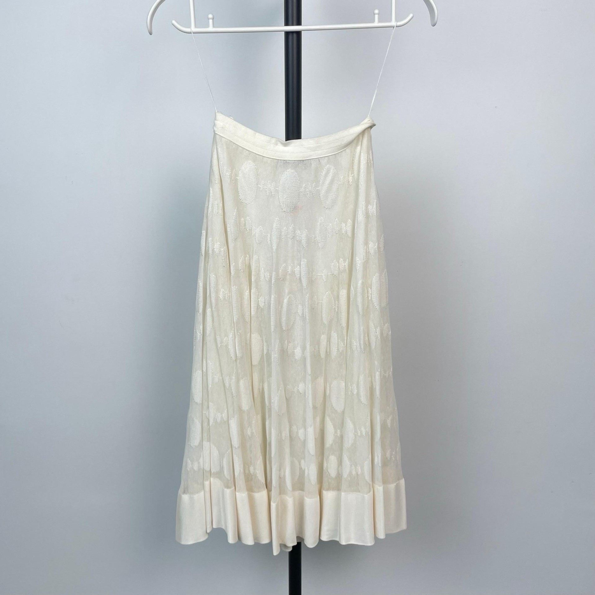 Chanel Chanel White Skirt 36 Women Size 36" / US 14 / IT 50 - 4 Thumbnail