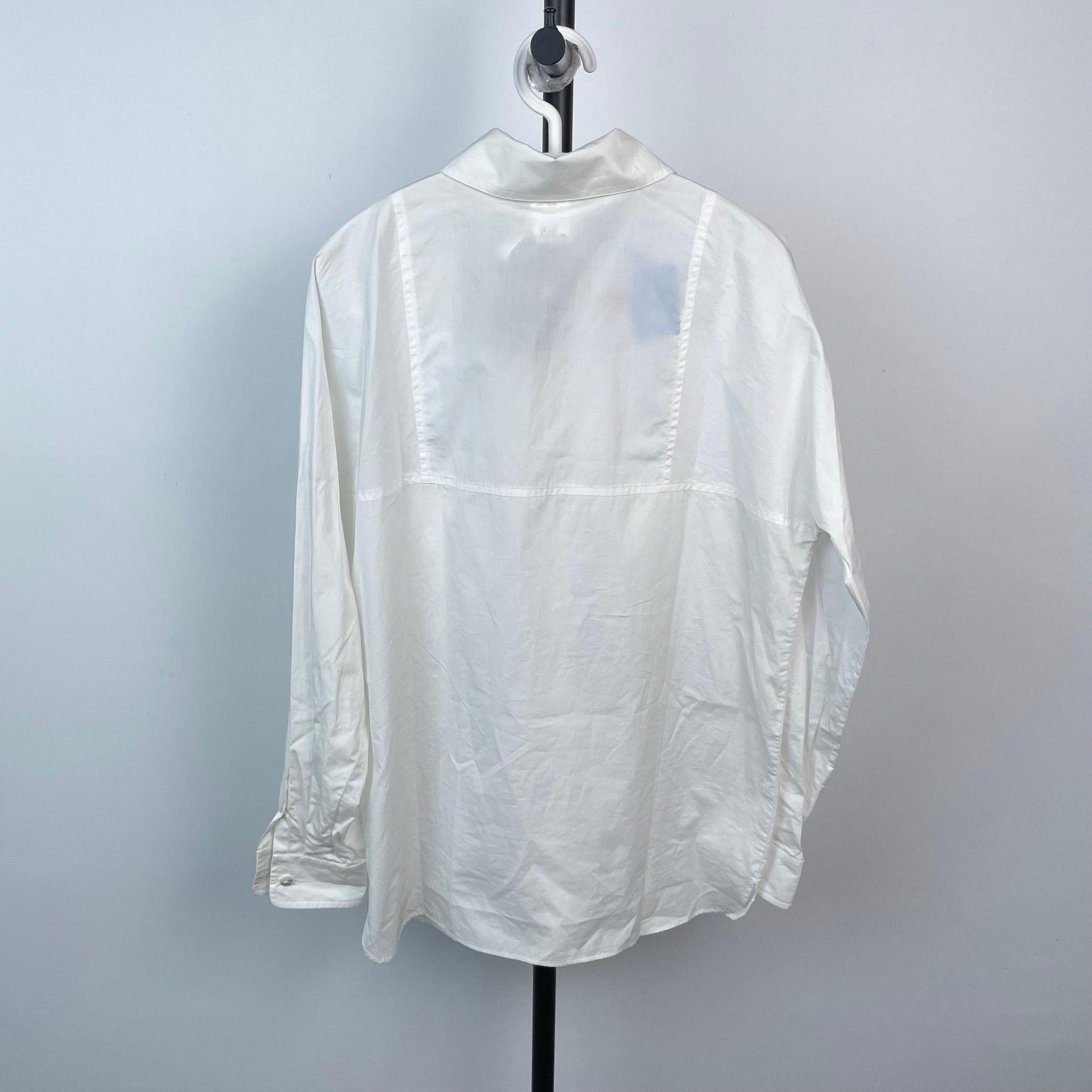 Chanel Chanel Cargo White Button Up 38 Women Size S / US 4 / IT 40 - 2 Thumbnail
