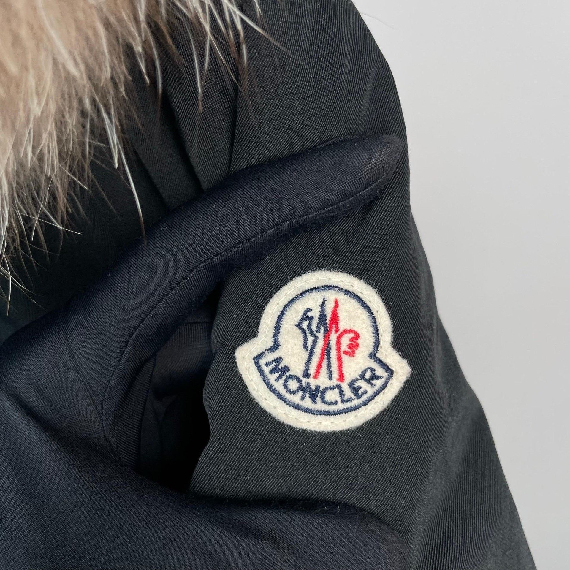 Moncler Moncler Red Down Jacket 35 Women Size S / US 4 / IT 40 - 3 Thumbnail