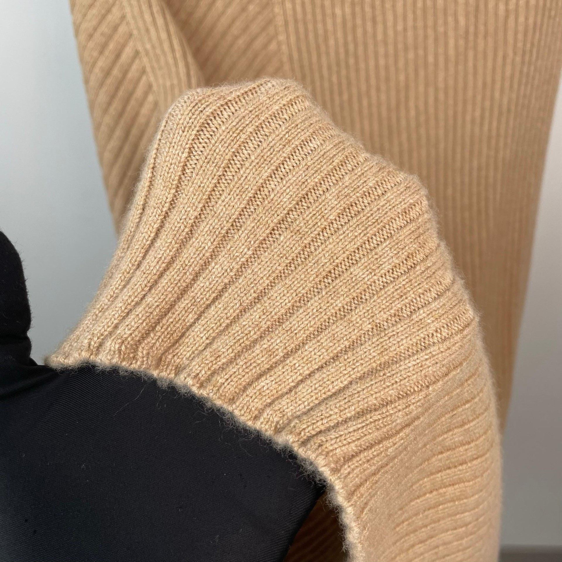 Loro Piana Loro Piana Knit Beige Skirt L Women Size 30" / US 8 / IT 44 - 4 Thumbnail