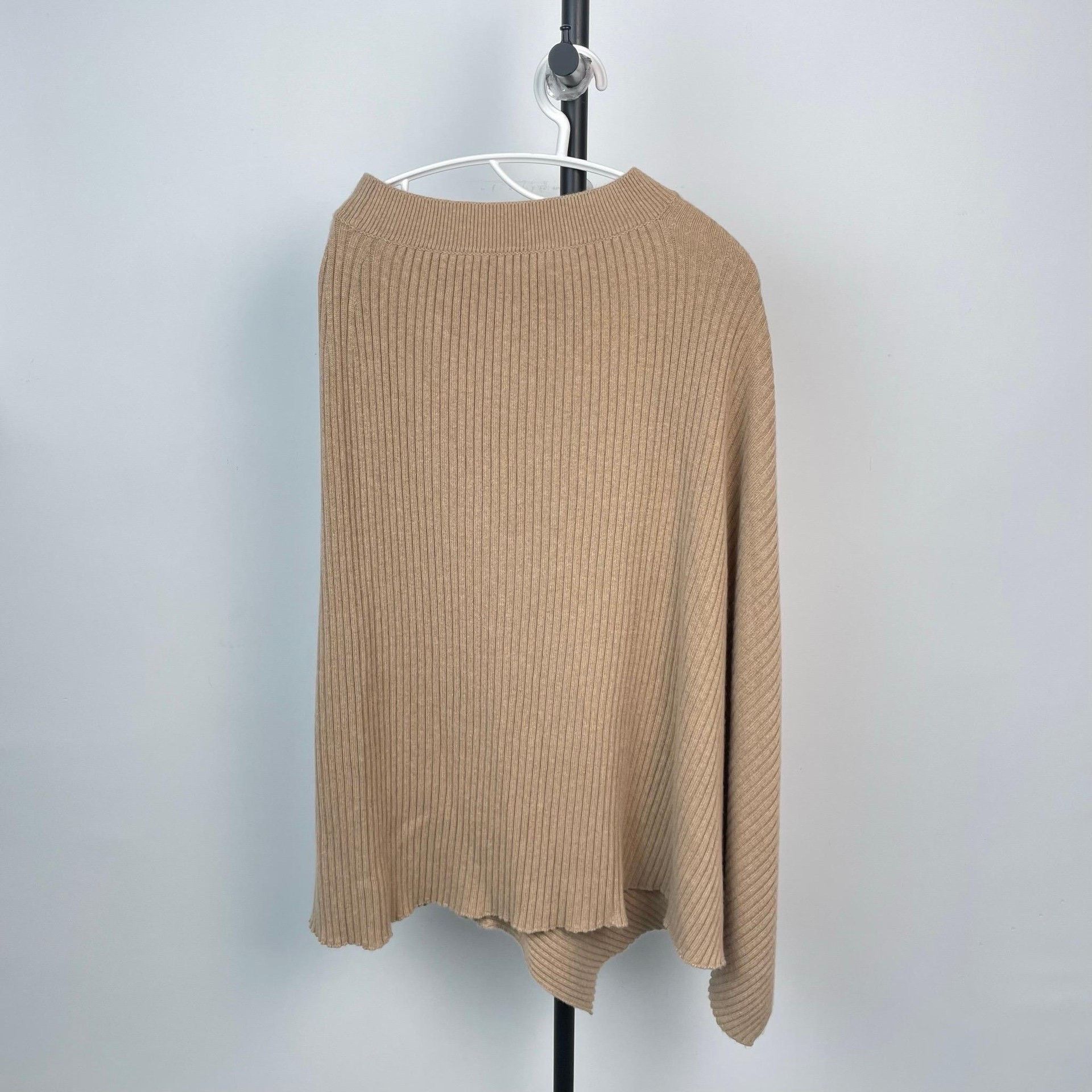 Loro Piana Loro Piana Knit Beige Skirt L Women Size 30" / US 8 / IT 44 - 2 Thumbnail