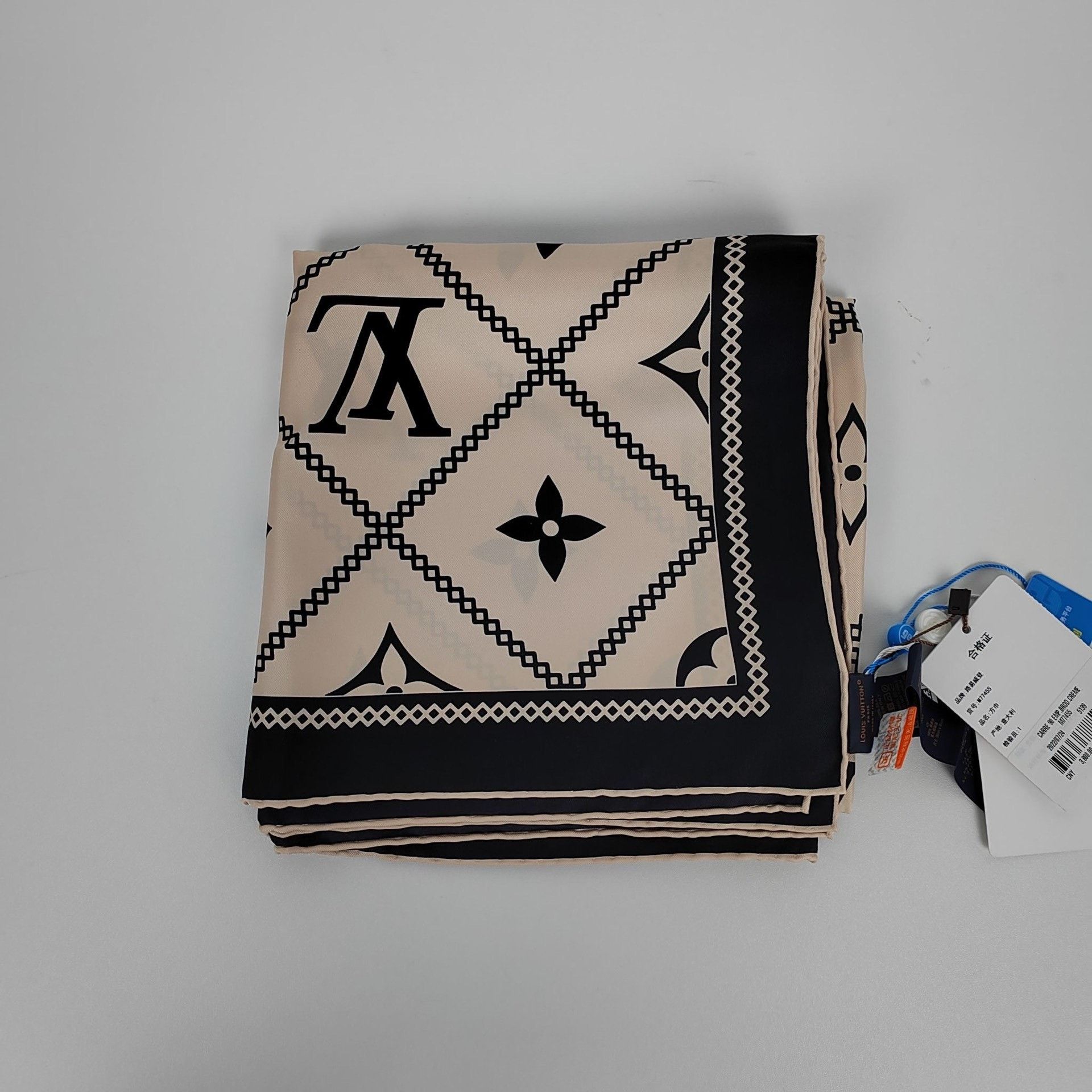 Louis Vuitton Louis Vuitton Beige Scarf 35 Men Size ONE SIZE - 2 Thumbnail