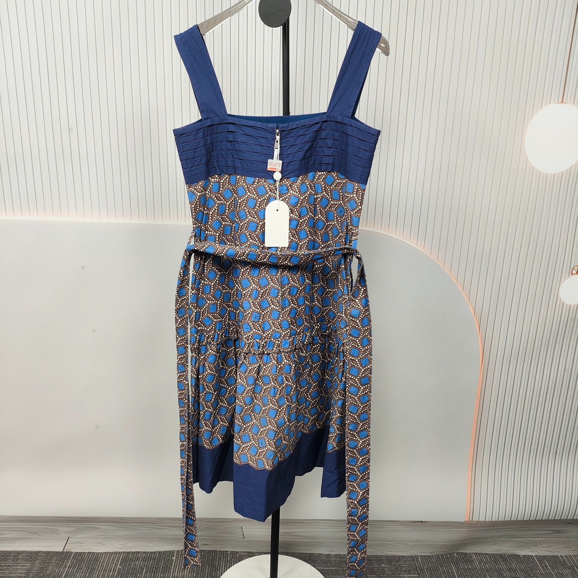 Louis Vuitton Louis Vuitton Multi Dress 34 Women Size XS / US 0-2 / IT 36-38 - 2 Thumbnail