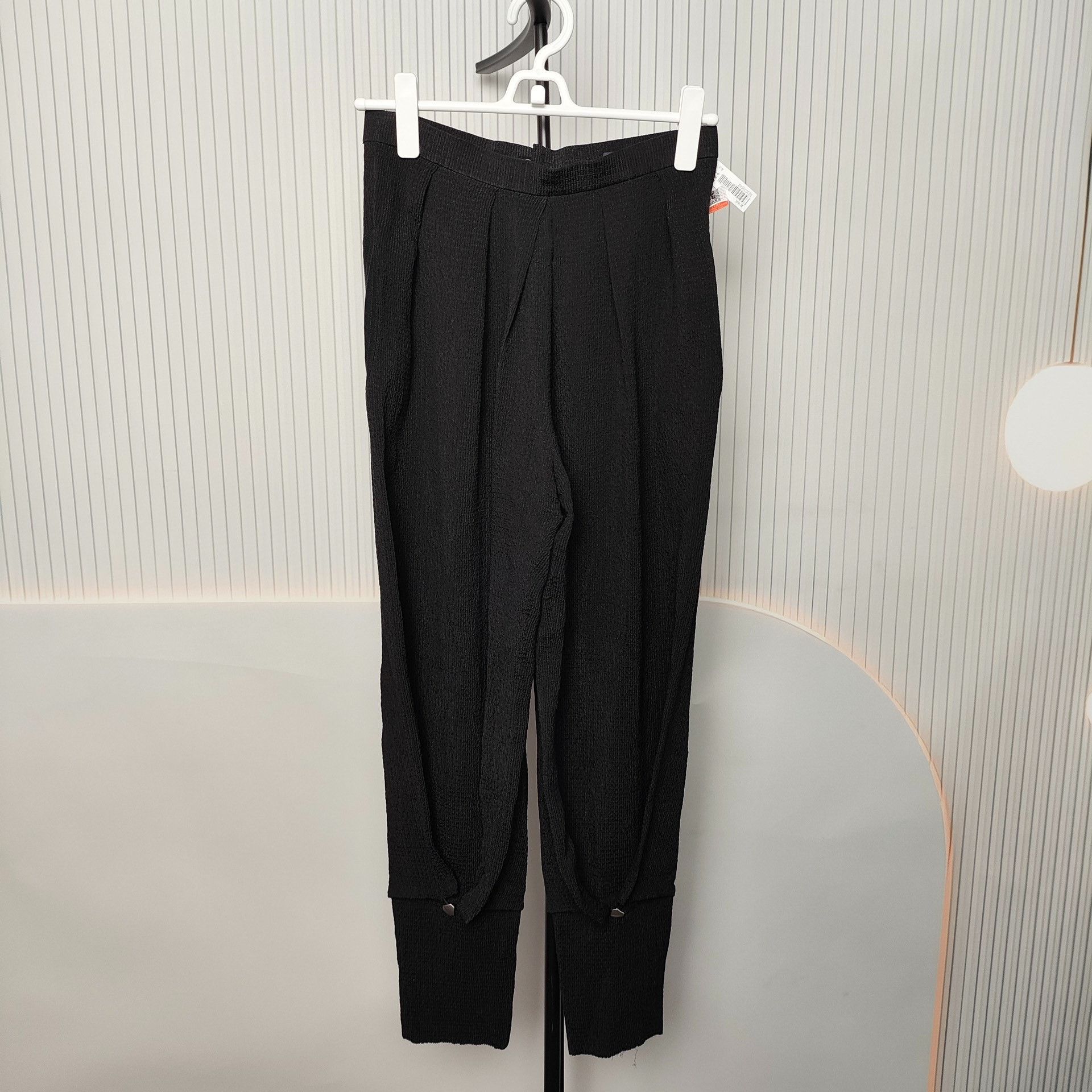Louis Vuitton Louis Vuitton Black Casual Pants S Men Size US 30 / EU 46 - 2 Thumbnail