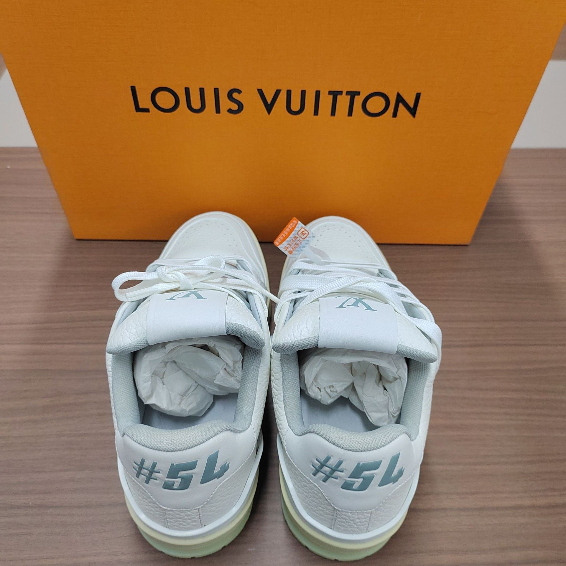 Louis Vuitton Louis Vuitton Lowtop Sneakers 35 Women Size US 5 / IT 35 - 3 Thumbnail
