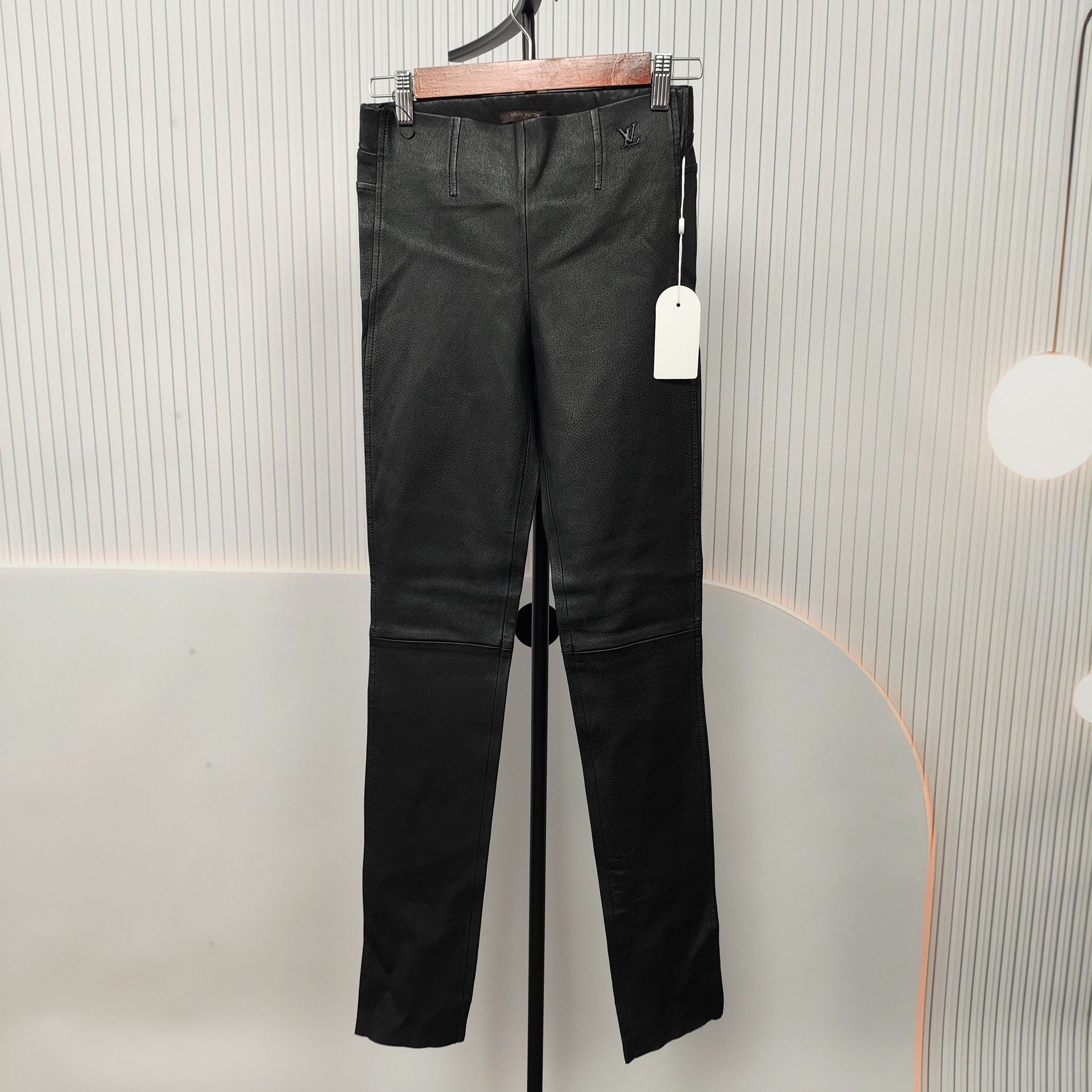 Louis Vuitton Louis Vuitton Black Pants 36 Women Size 36" / US 14 / IT 50 - 6 Thumbnail