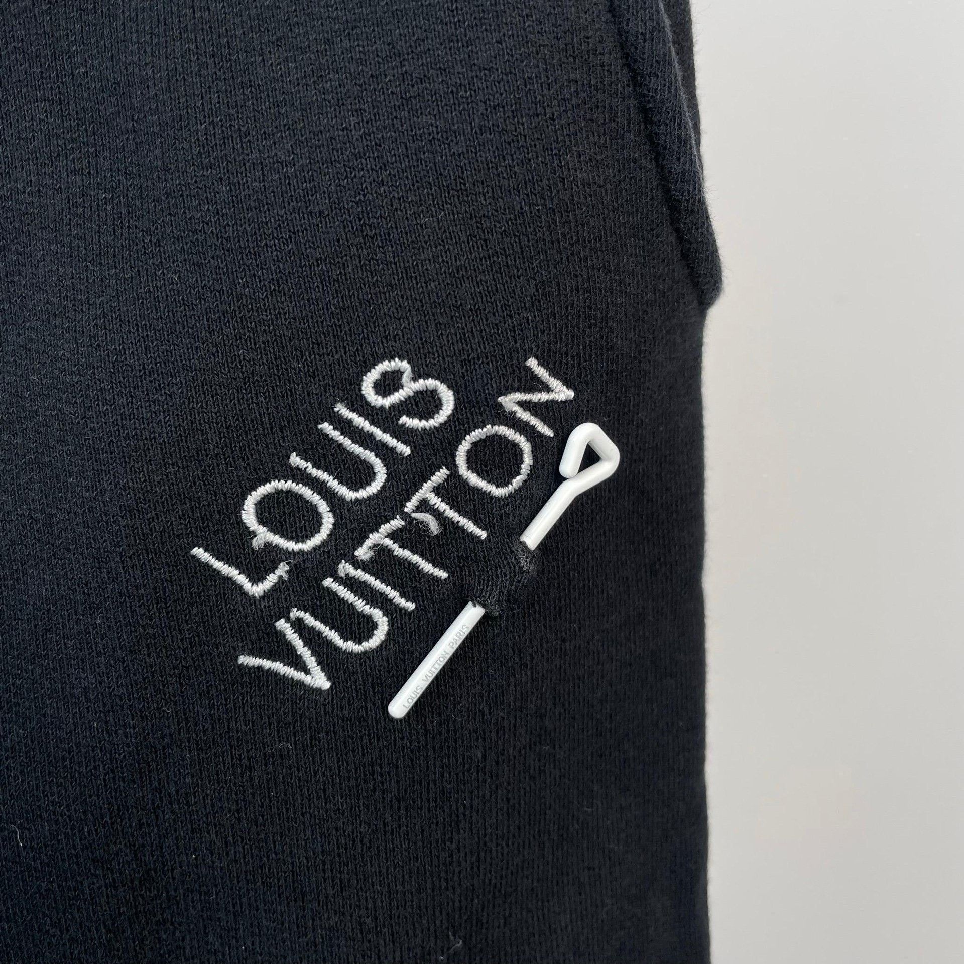 Louis Vuitton Louis Vuitton Black Sweatpants S Men Size US 30 / EU 46 - 2 Thumbnail