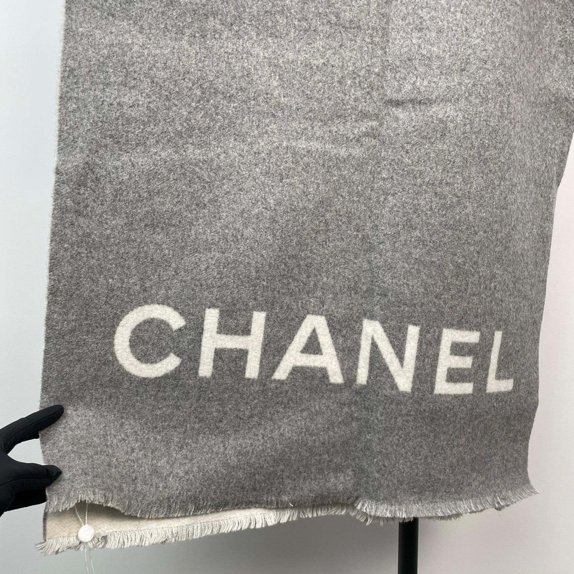 Chanel Chanel Gray Scarf 23 Men Size ONE SIZE - 9 Thumbnail