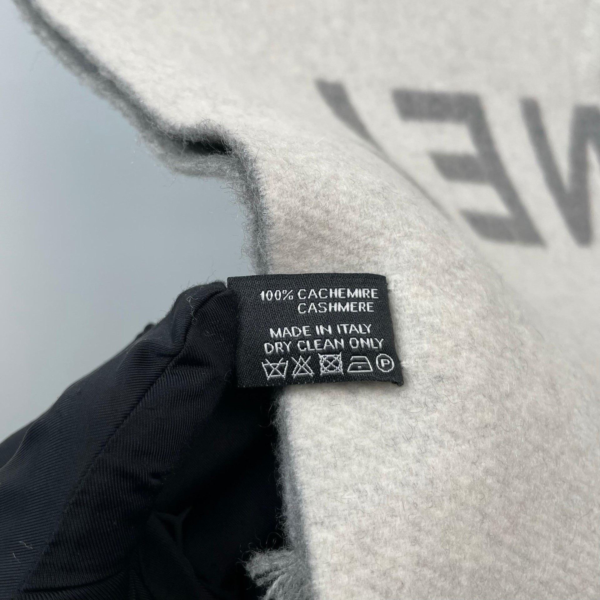 Chanel Chanel Gray Scarf 23 Men Size ONE SIZE - 7 Thumbnail