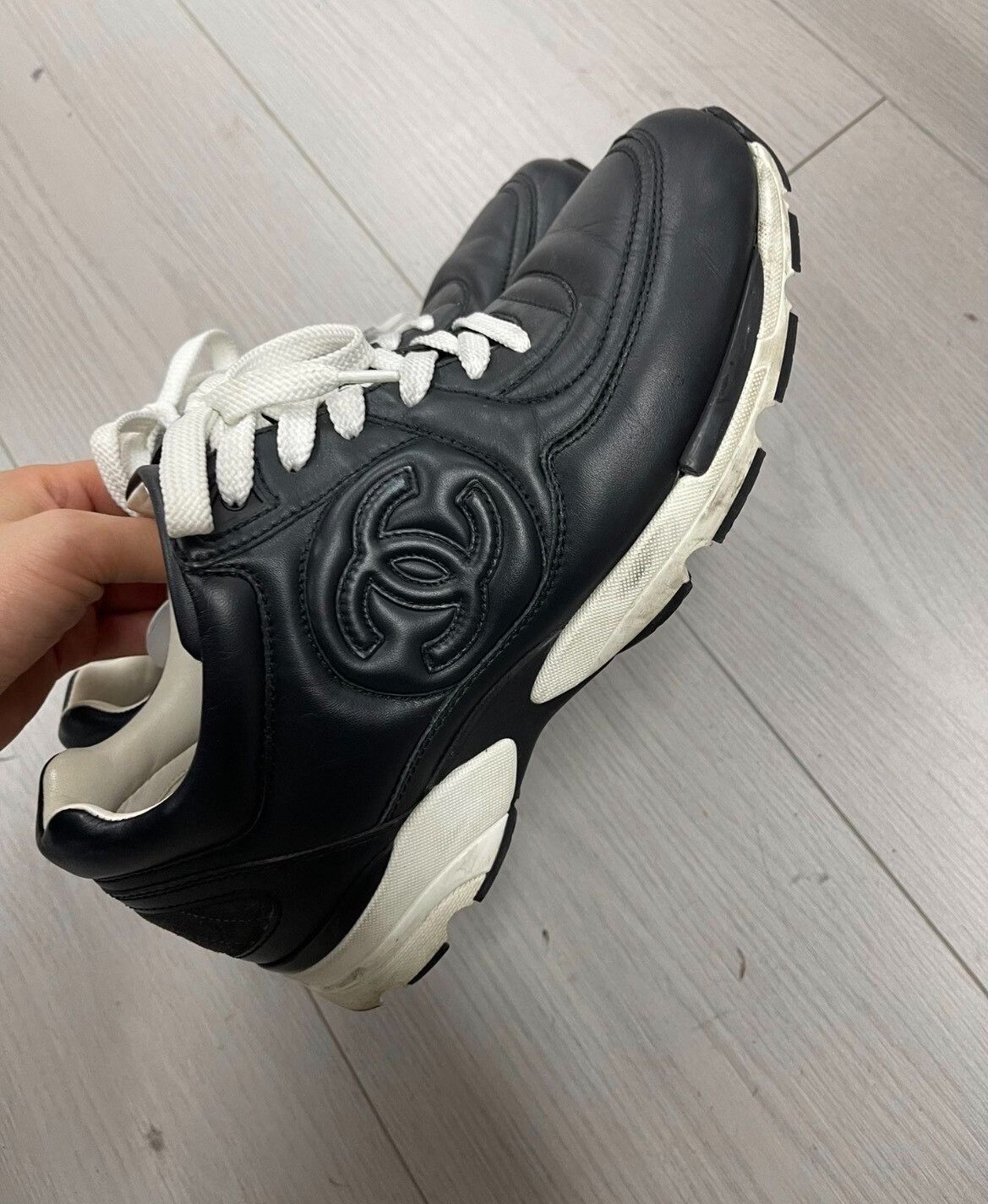 Chanel Chanel Black Lowtop Sneakers 39 Women Size US 8.5 / IT 38.5 - 2 Thumbnail