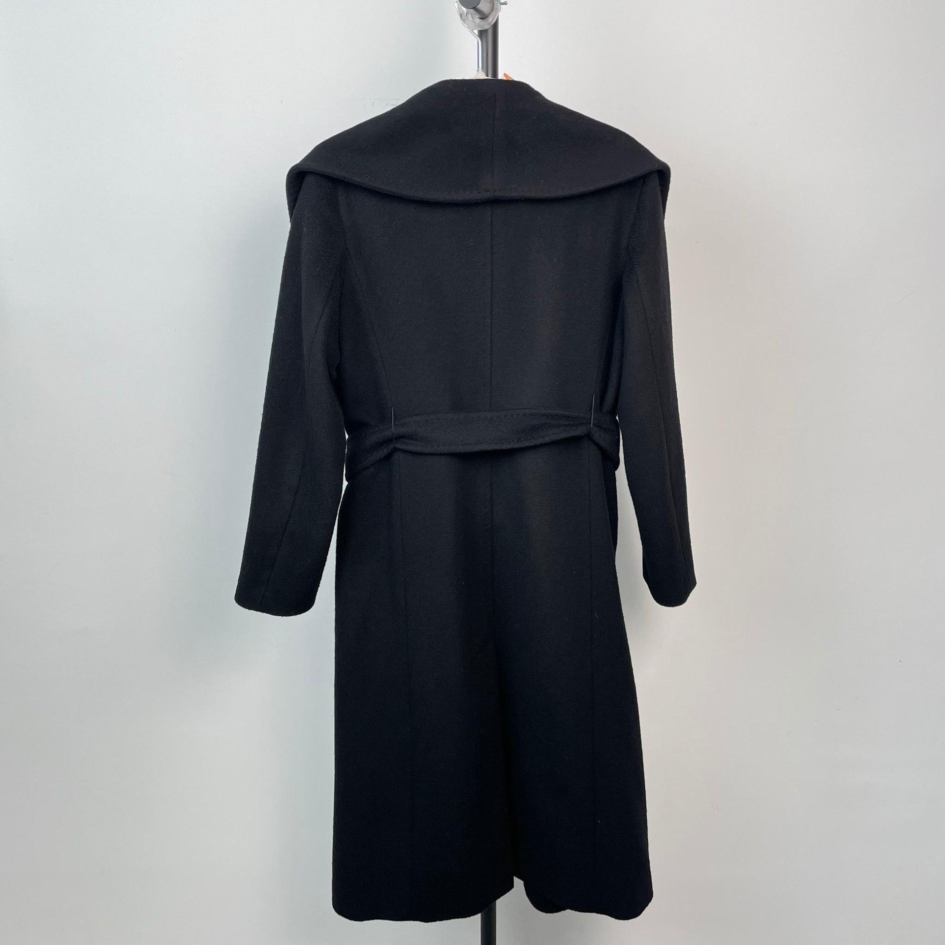 Max Mara Max Mara Black Coat 34 Women Size XS / US 0-2 / IT 36-38 - 2 Thumbnail