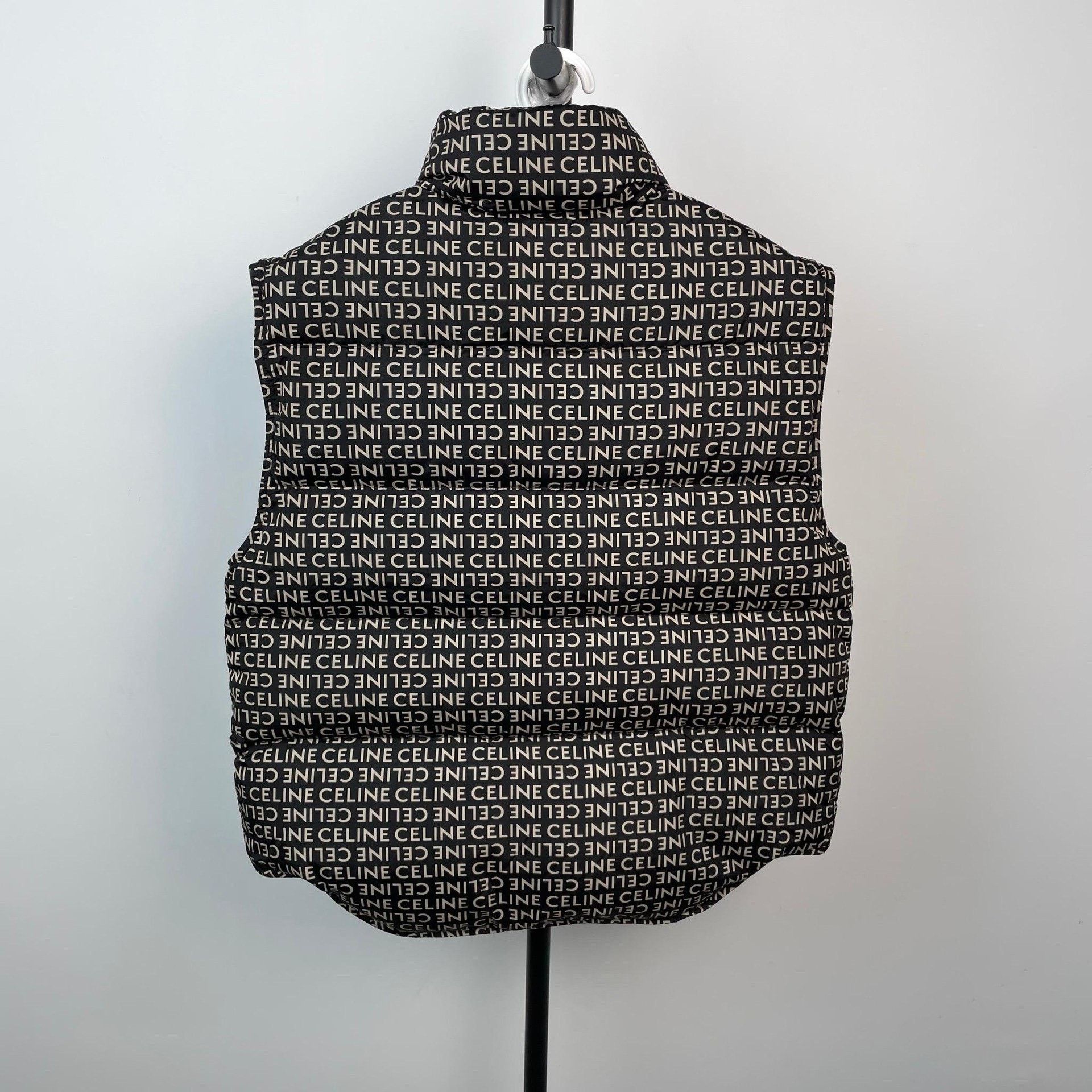 Celine Celine Retro Down Black Vest L Women Size L / US 10 / IT 46 - 2 Thumbnail