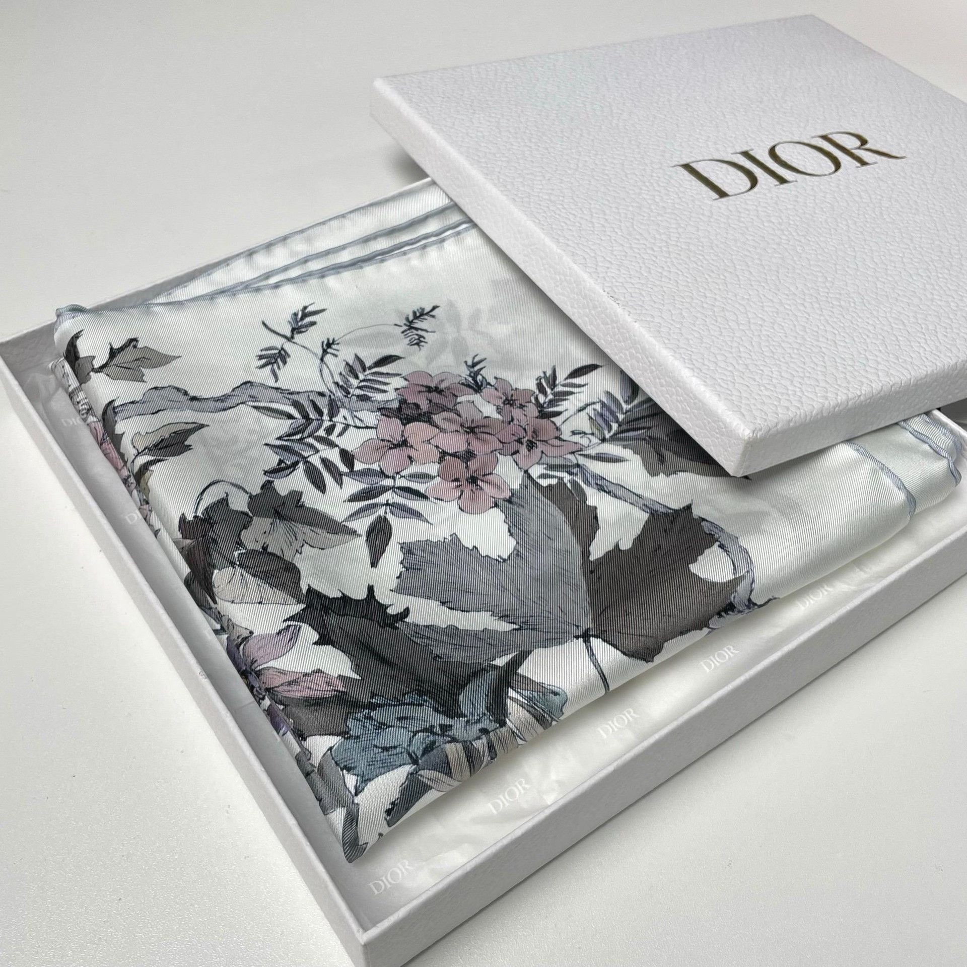 Dior Dior Floral Graphic Blue Scarf XS Men Size ONE SIZE - 2 Thumbnail