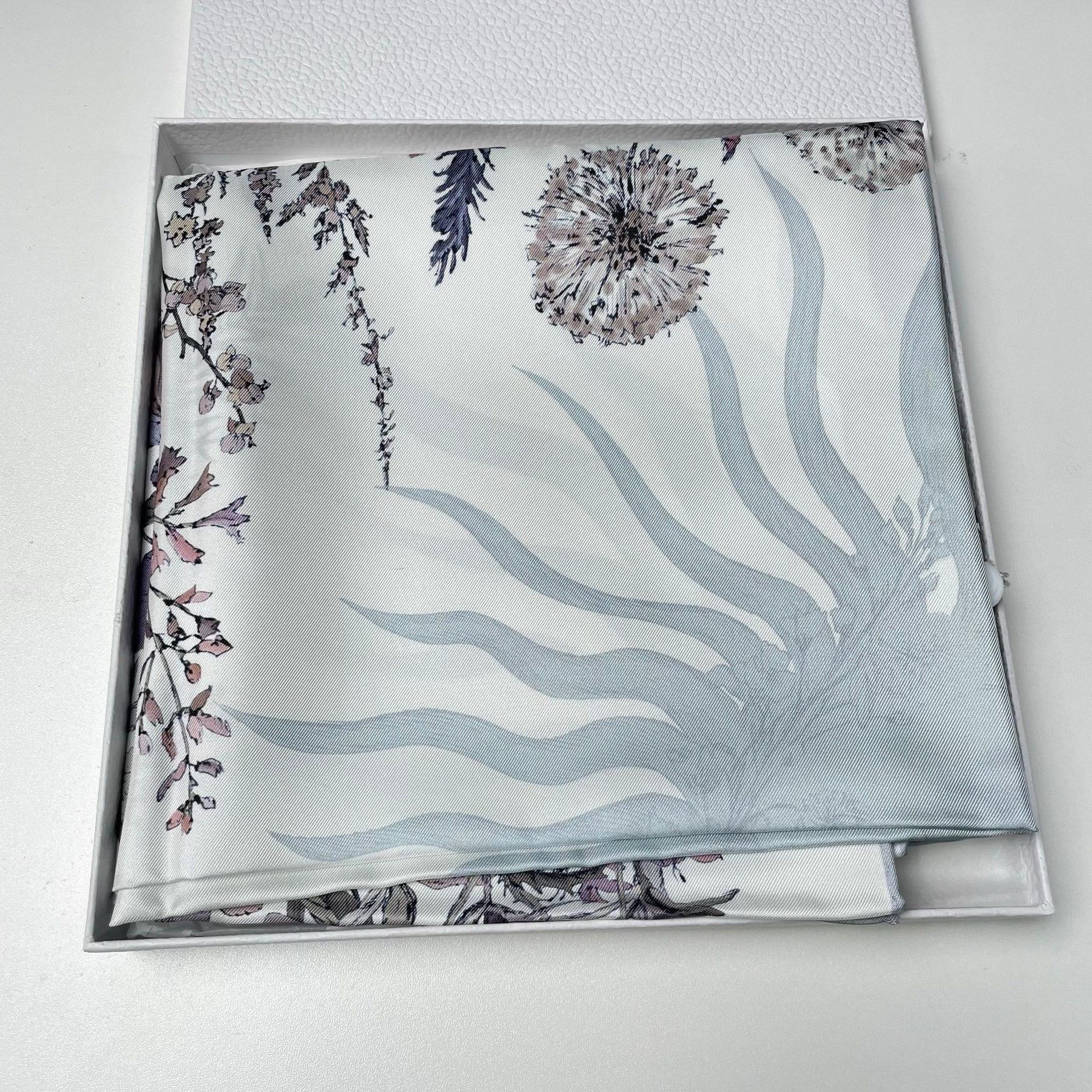 Dior Dior Floral Graphic Blue Scarf XS Men Size ONE SIZE - 4 Thumbnail