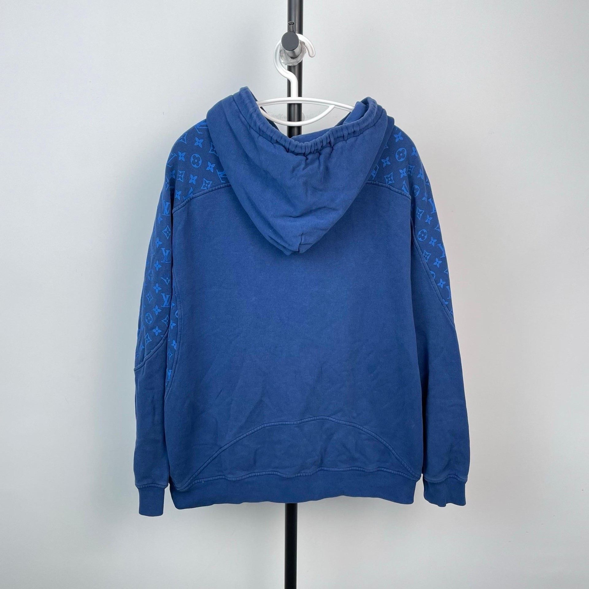 Louis Vuitton Louis Vuitton Blue Hoodie XL Men Size US XL / EU 56 / 4 - 2 Thumbnail
