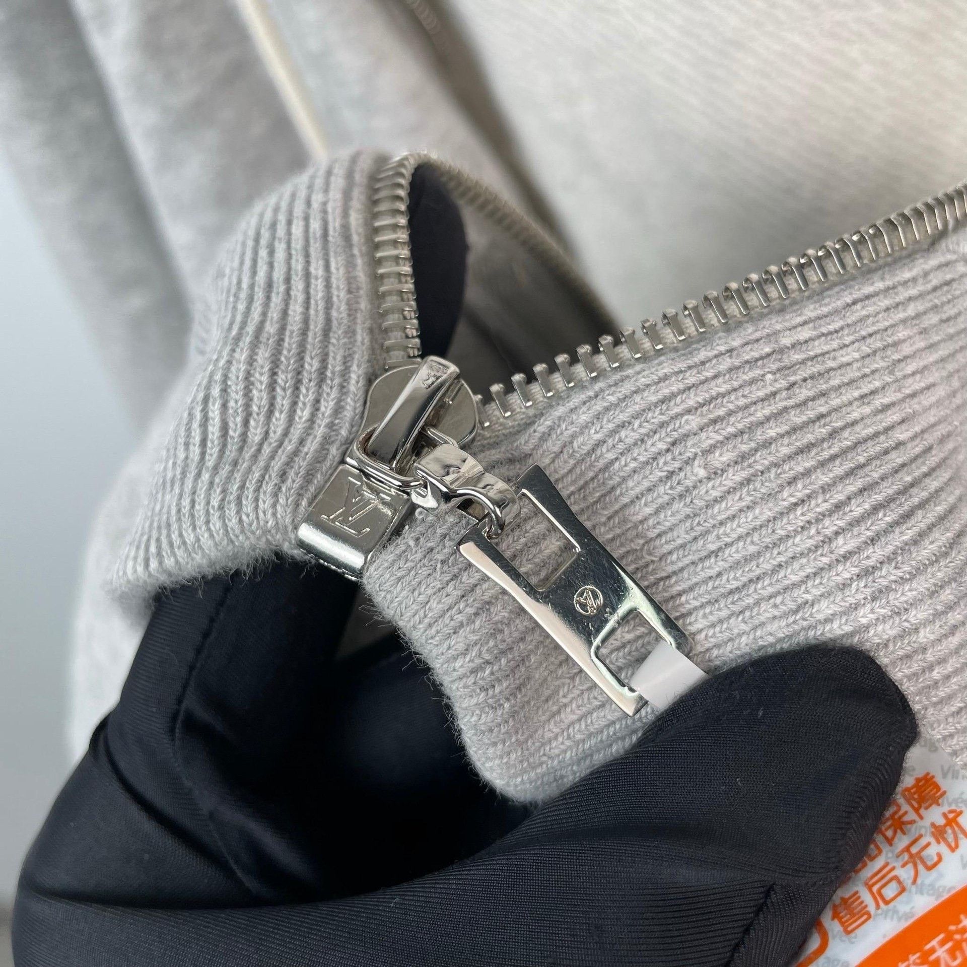 Louis Vuitton Louis Vuitton Cotton Gray Hoodie M Men Size US M / EU 48-50 / 2 - 7 Thumbnail
