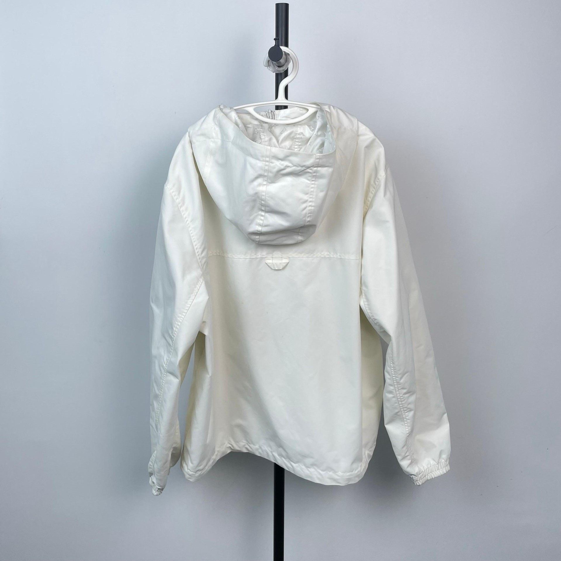 Louis Vuitton Louis Vuitton White Light Jacket M Men Size US M / EU 48-50 / 2 - 4 Thumbnail